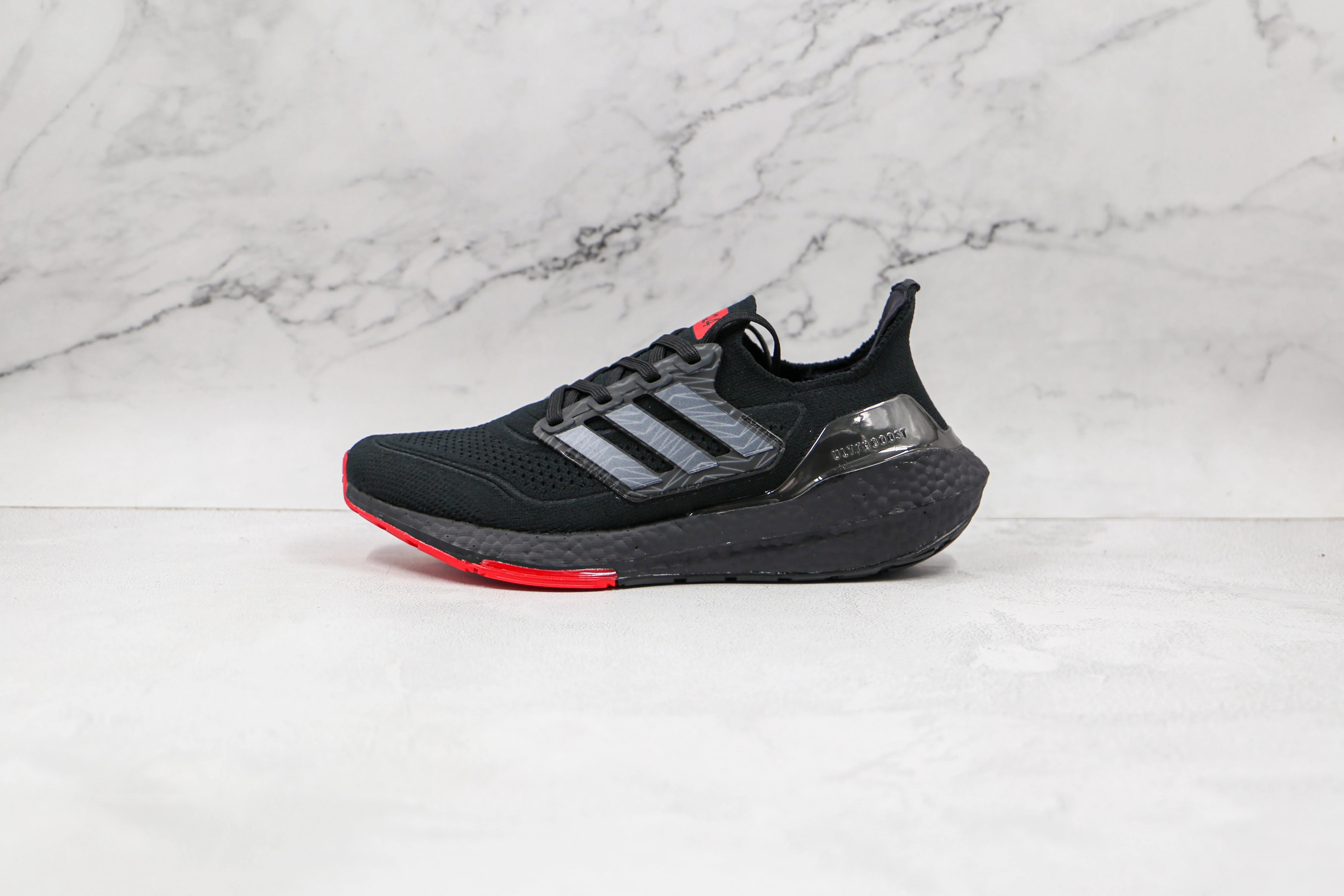 Adidas Ultraboost 21 Arsenal