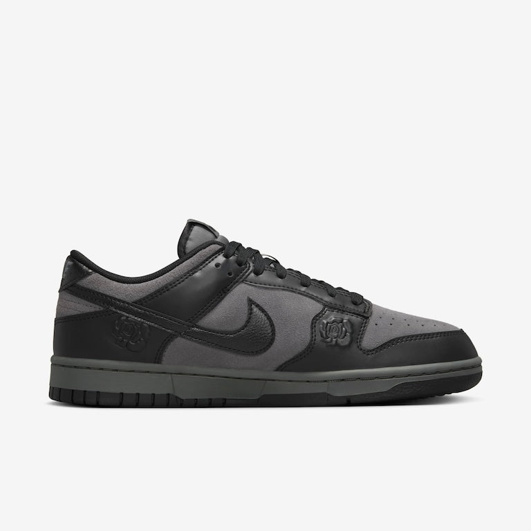 Nike Dunk Low "Black Roses"