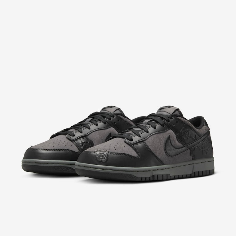 Nike Dunk Low "Black Roses"