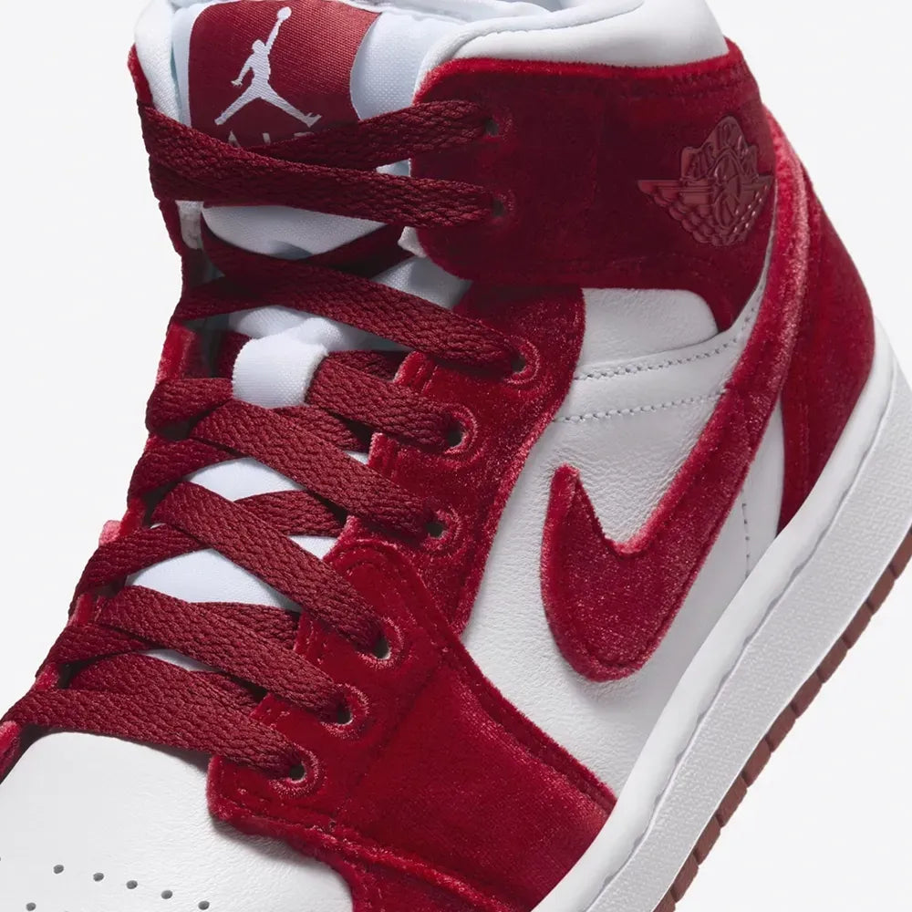 Nike Air Jordan 1 Mid SE "Red Velvet"