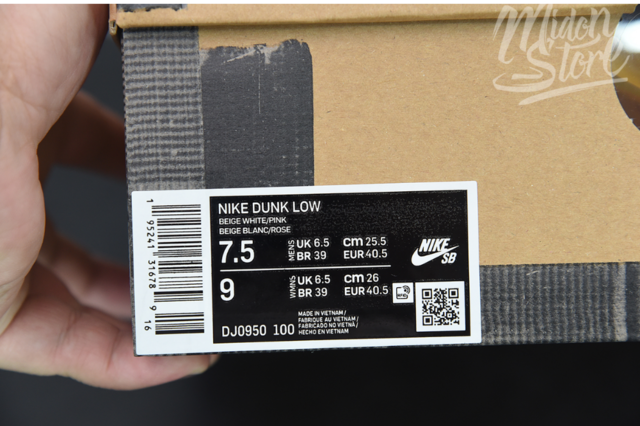 Nike SB Dunk Low x off-white 12/50