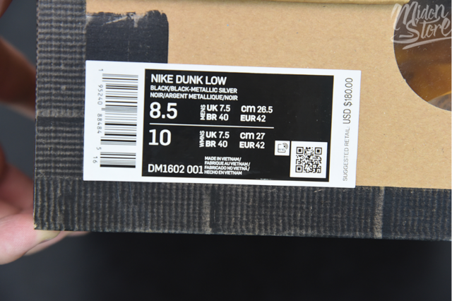 Nike SB Dunk Low x off-white 50/50
