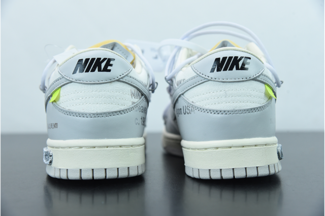 Nike SB Dunk Low x off-white 49/50