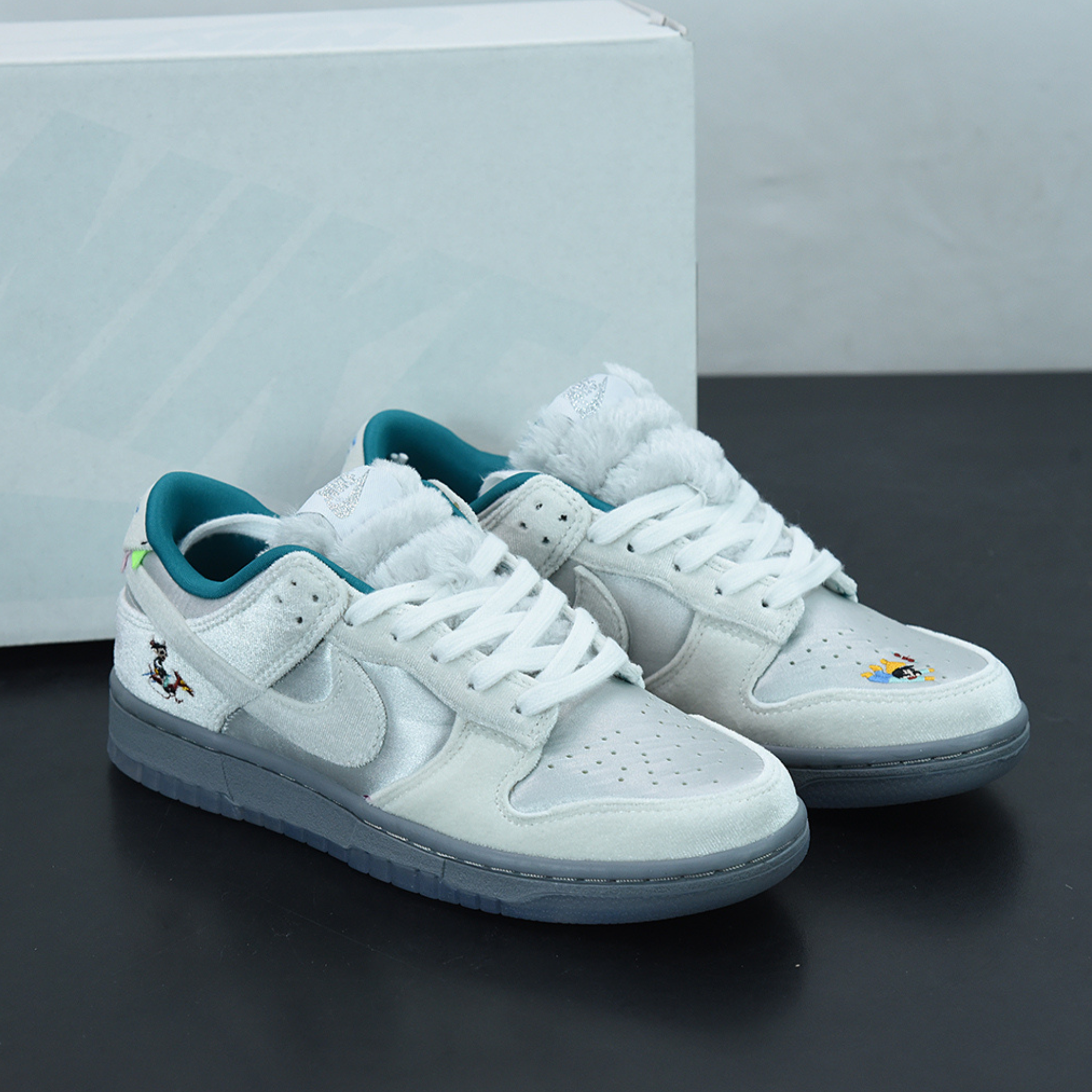 Nike Dunk Low "Ice"