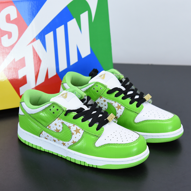 Nike Sb Dunk Low x Supreme "Green Stars"