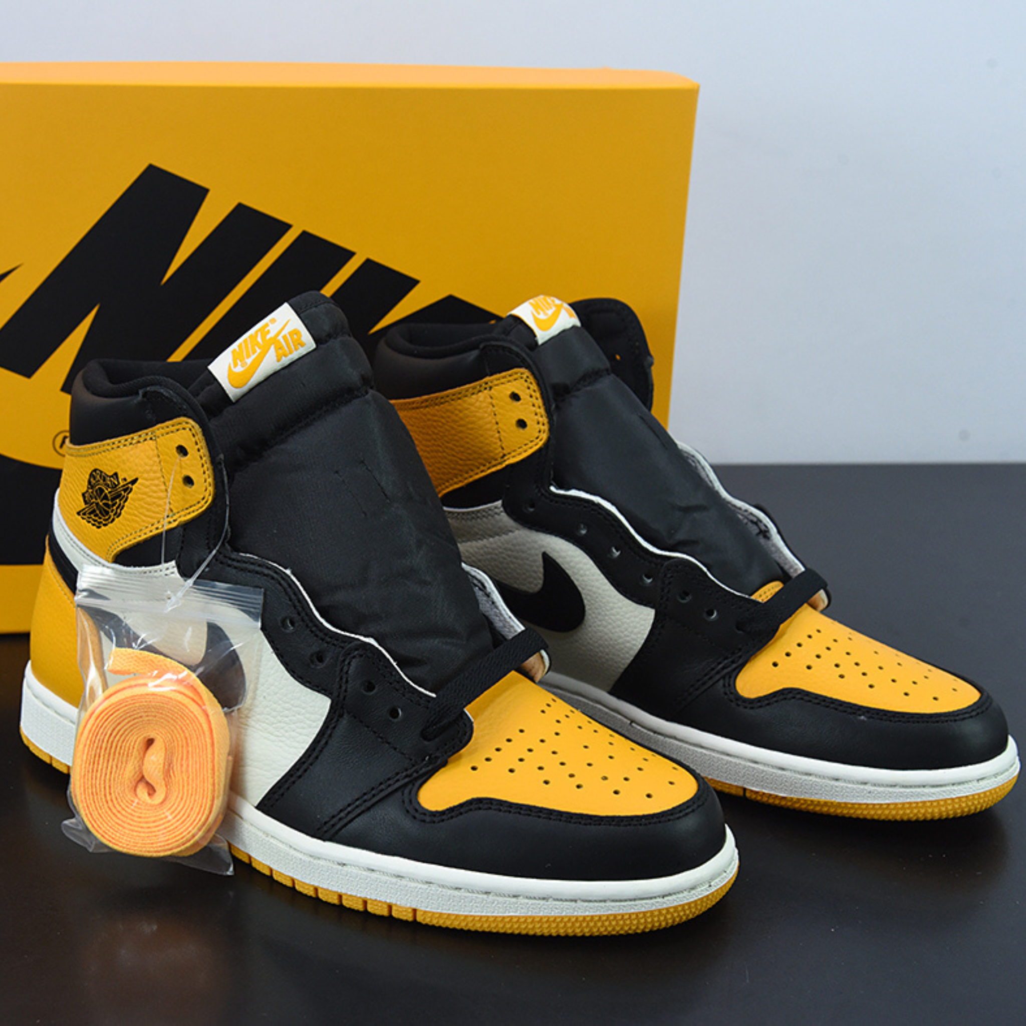 Nike Air Jordan 1 Retro High OG "Yellow Toe"