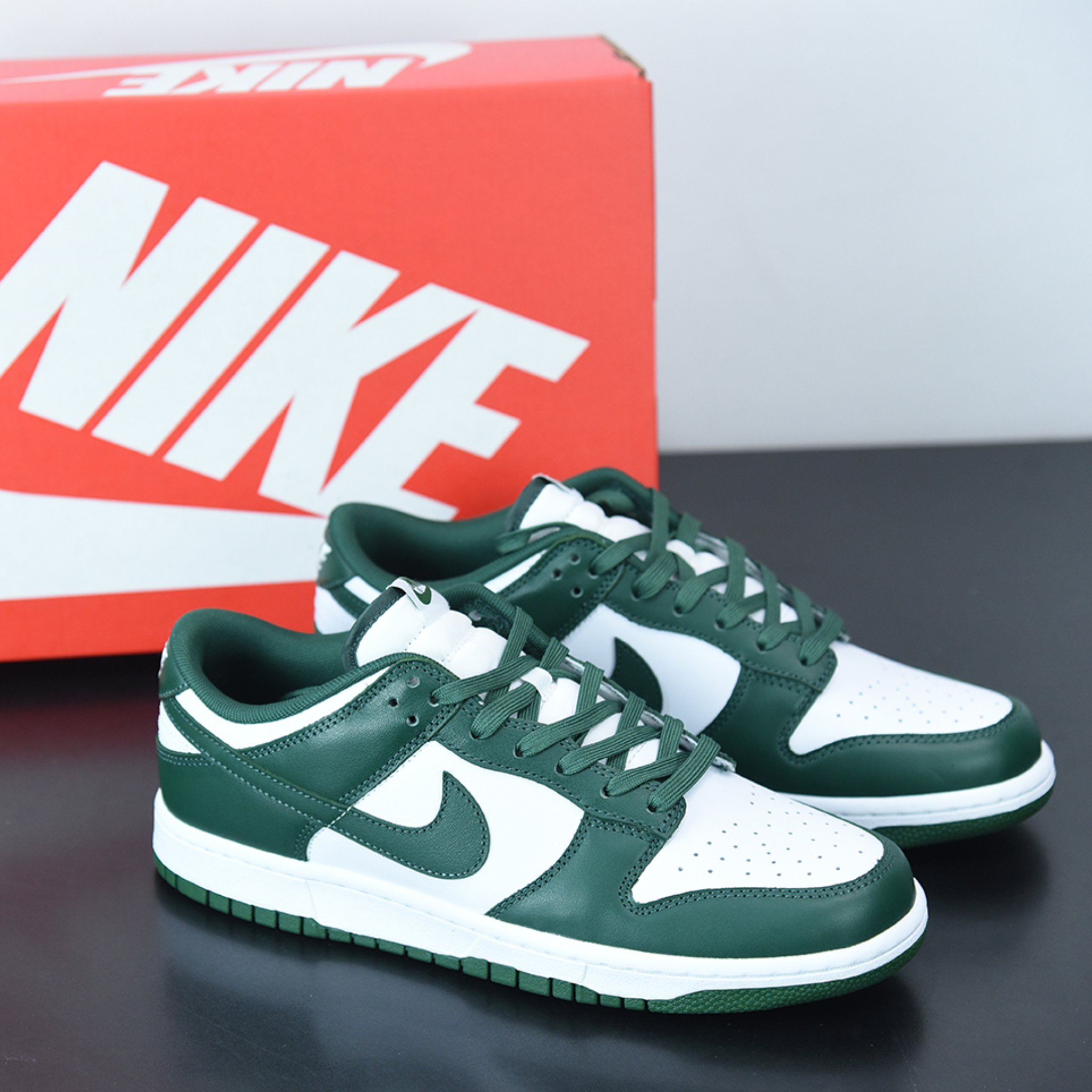 Nike Dunk Low "Michigan State"