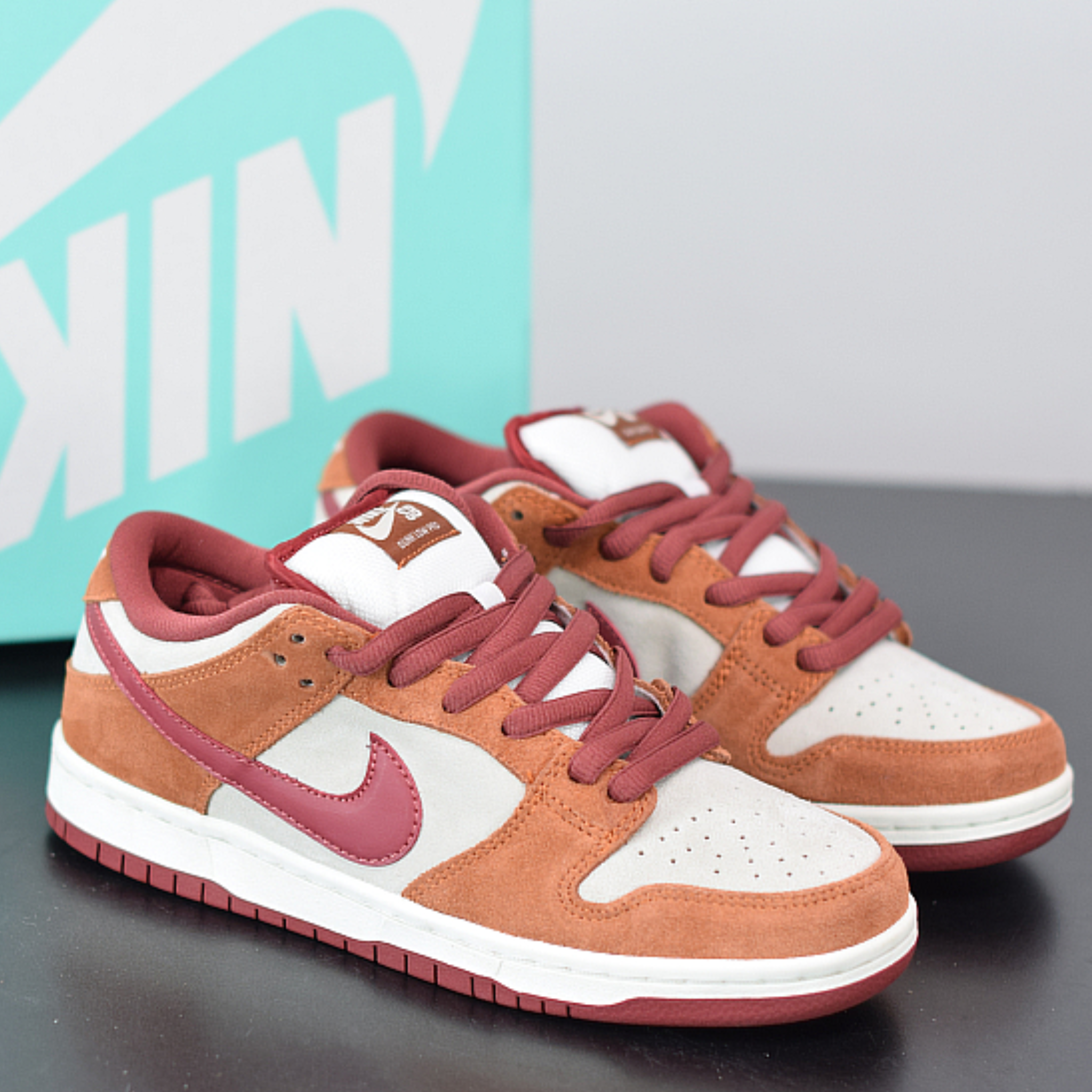 Nike SB Dunk Low Pro "ISO Dark Russet"