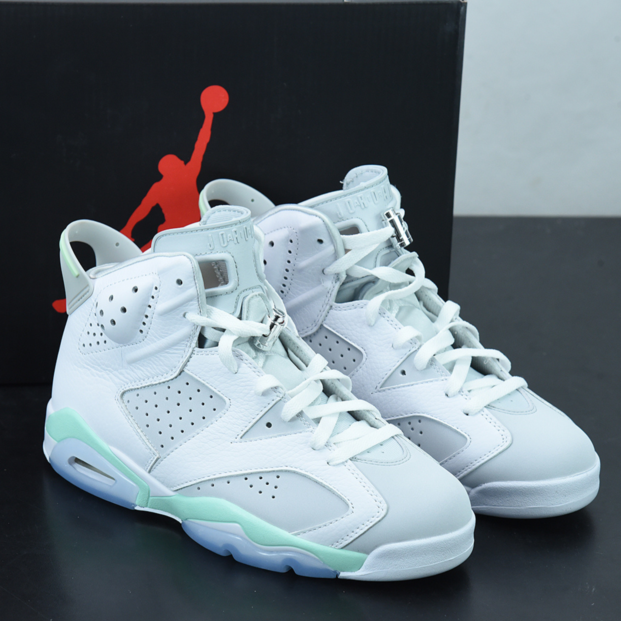 Nike Air Jordan 6 "Mint Foam"