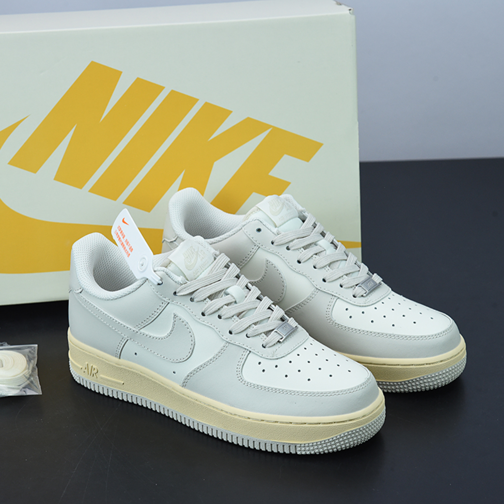 Nike Air Force 1 '07 "Beige Gris"