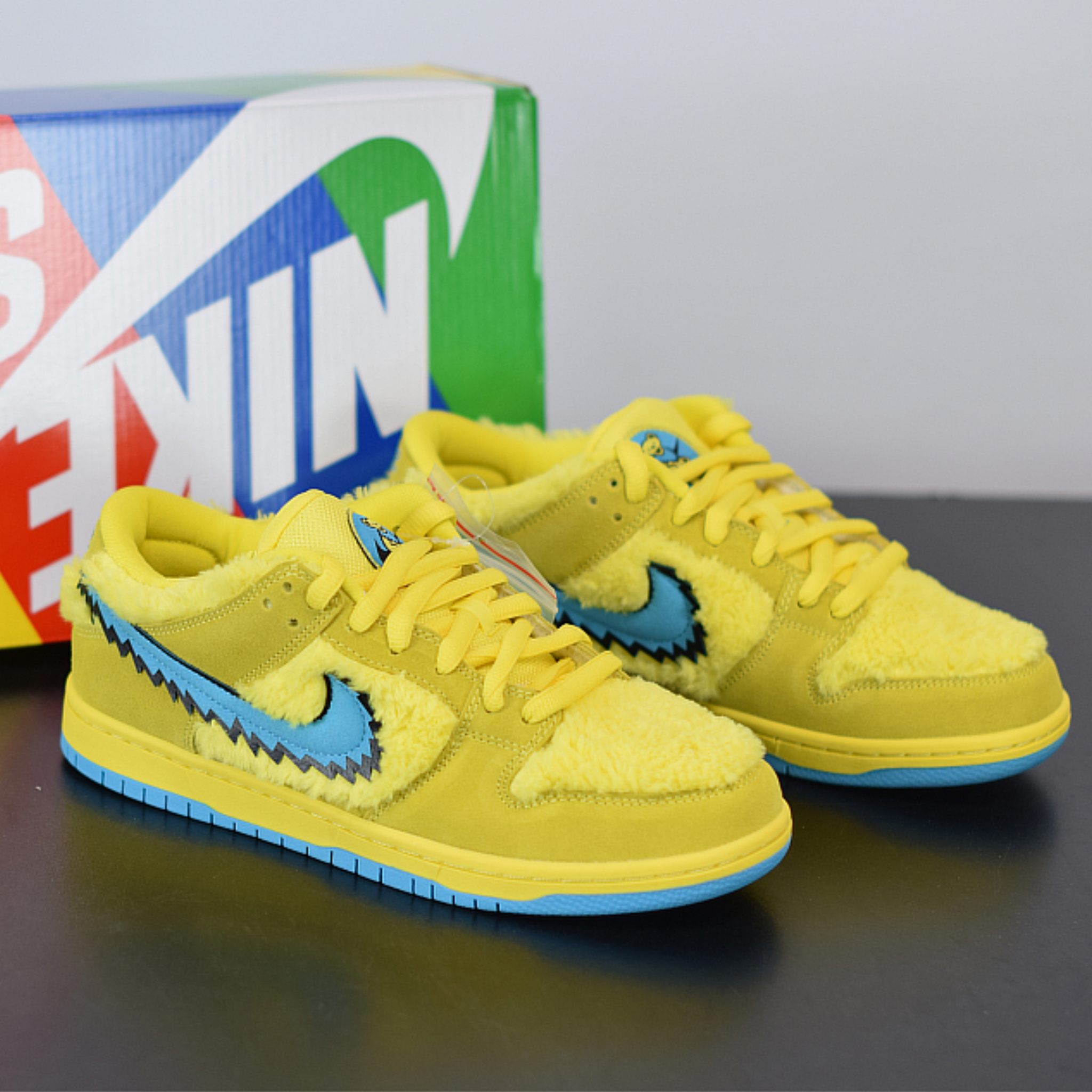 Grateful Dead x Nike SB Dunk Low “Yellow Bear”