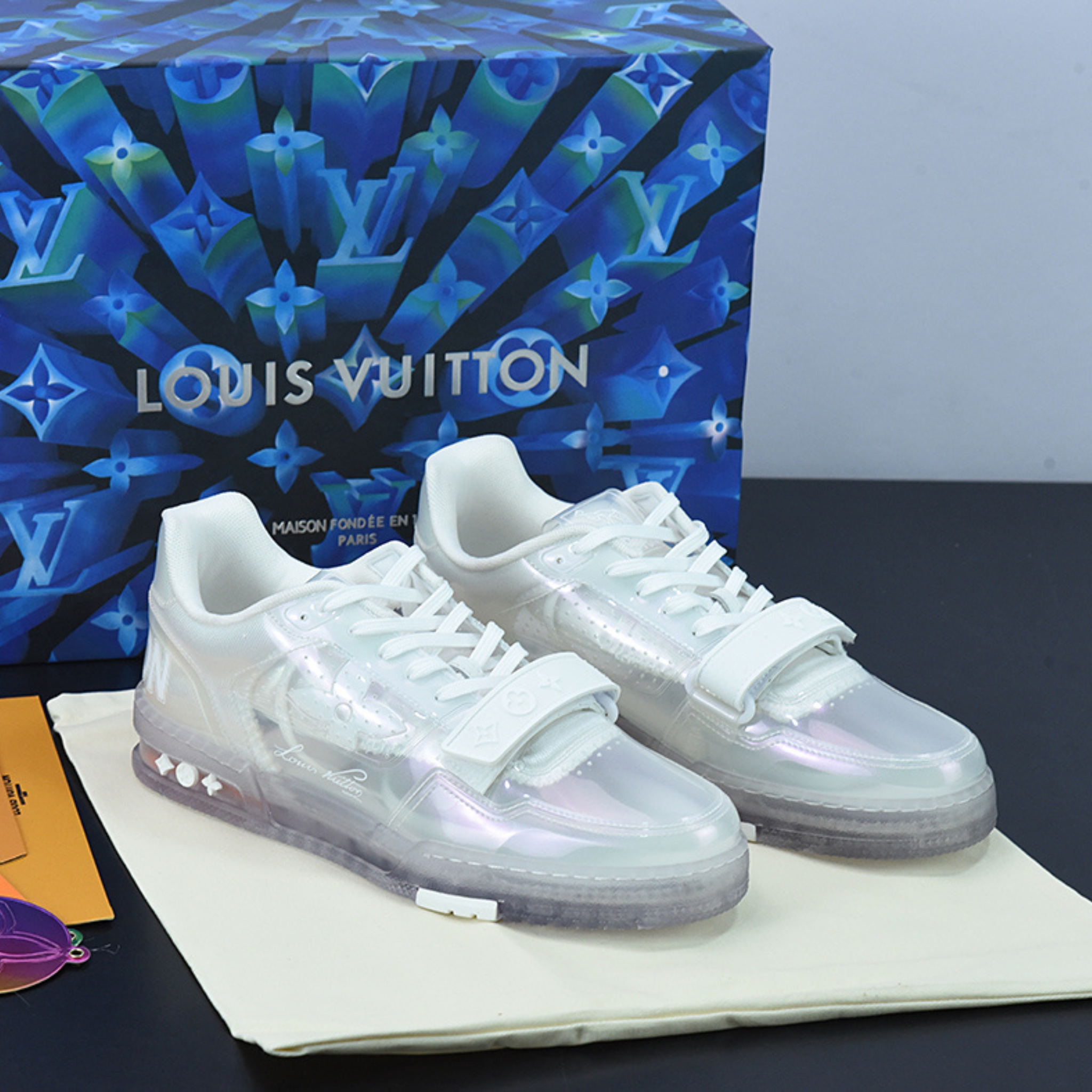 Louis Vuitton Trainer "Transparent"