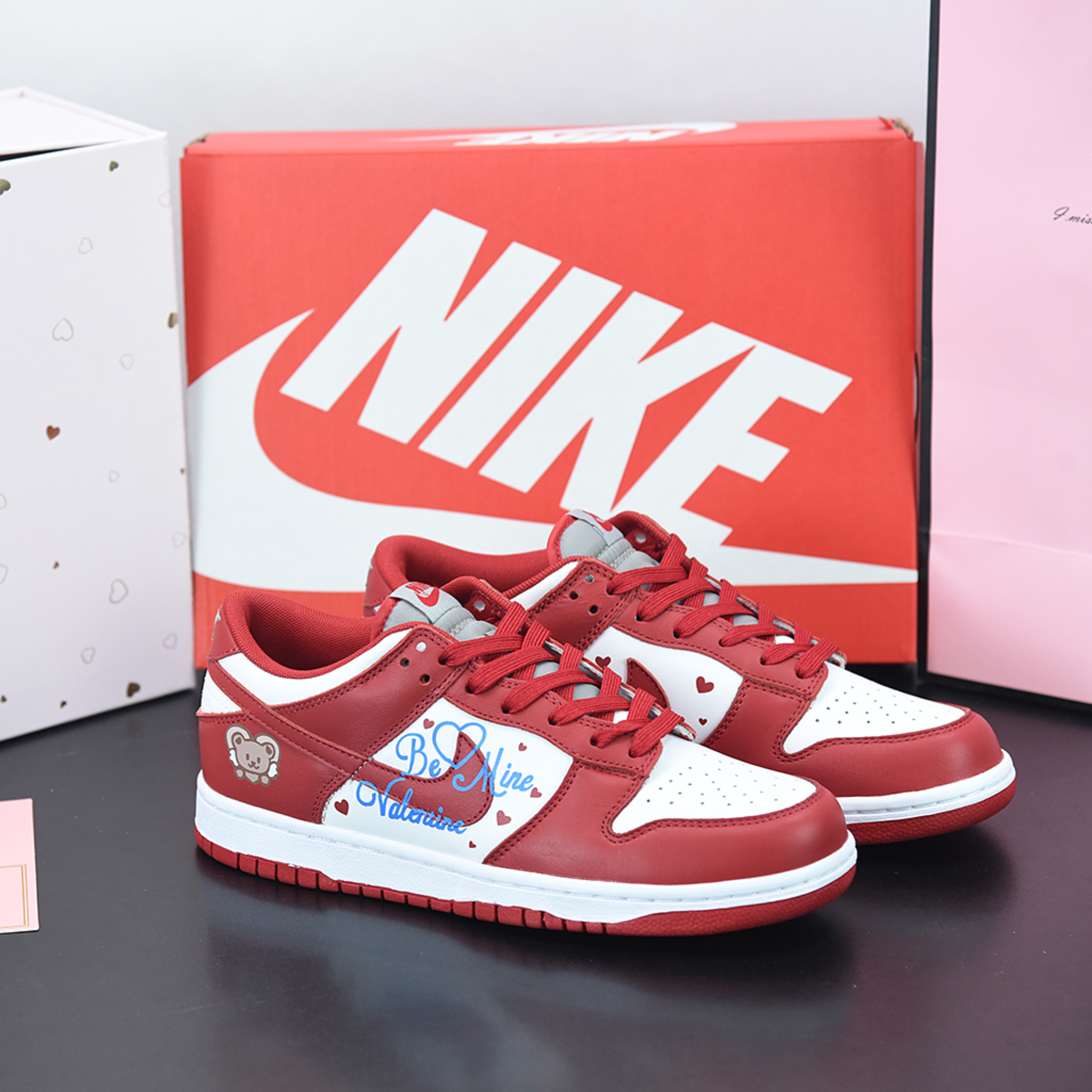 Nike Dunk Low Retro "Varsity Red Gris Moyen"