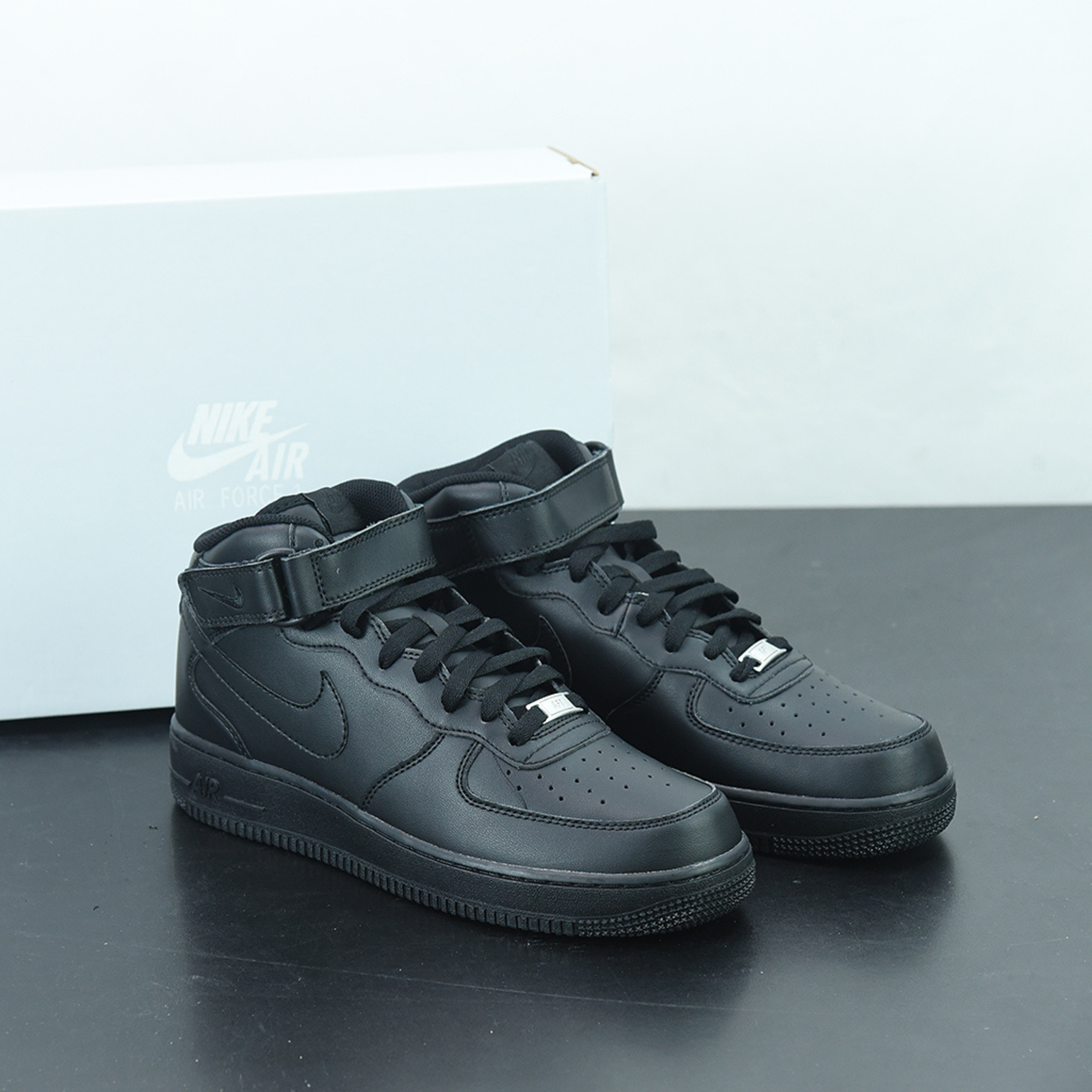 Nike Air Force 1 High "Triple Black"