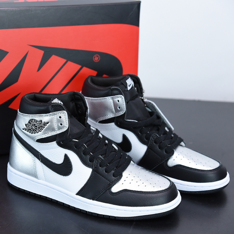 WMNS Nike Air Jordan 1 High "Silver Toe"
