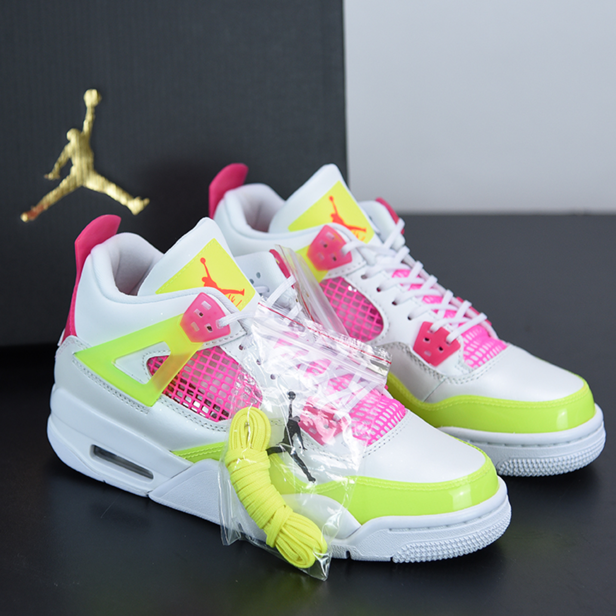 Nike Air Jordan 4 Retro "White Lemon"