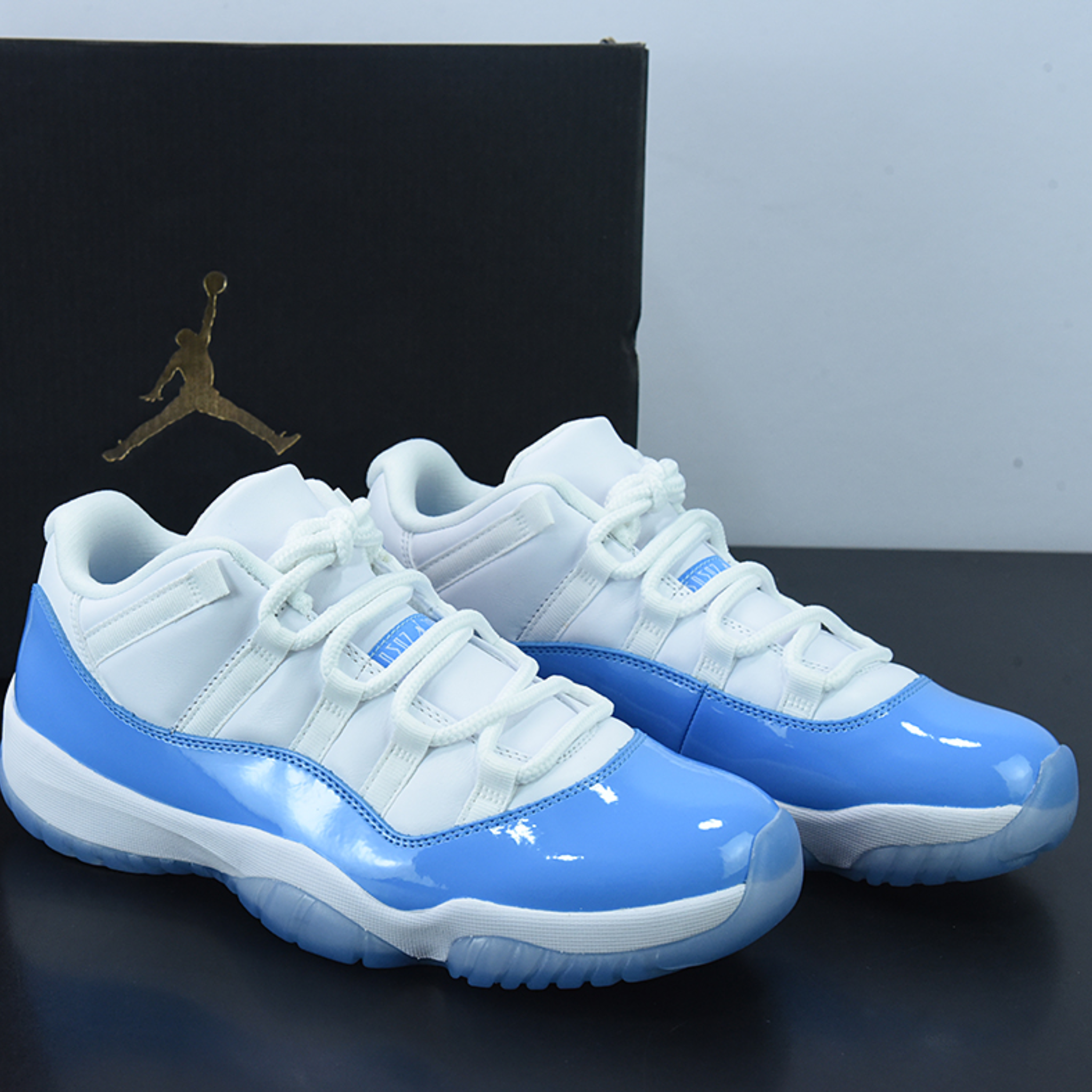 Nike Air Jordan 11 Retro Low "University Blue"(2017)