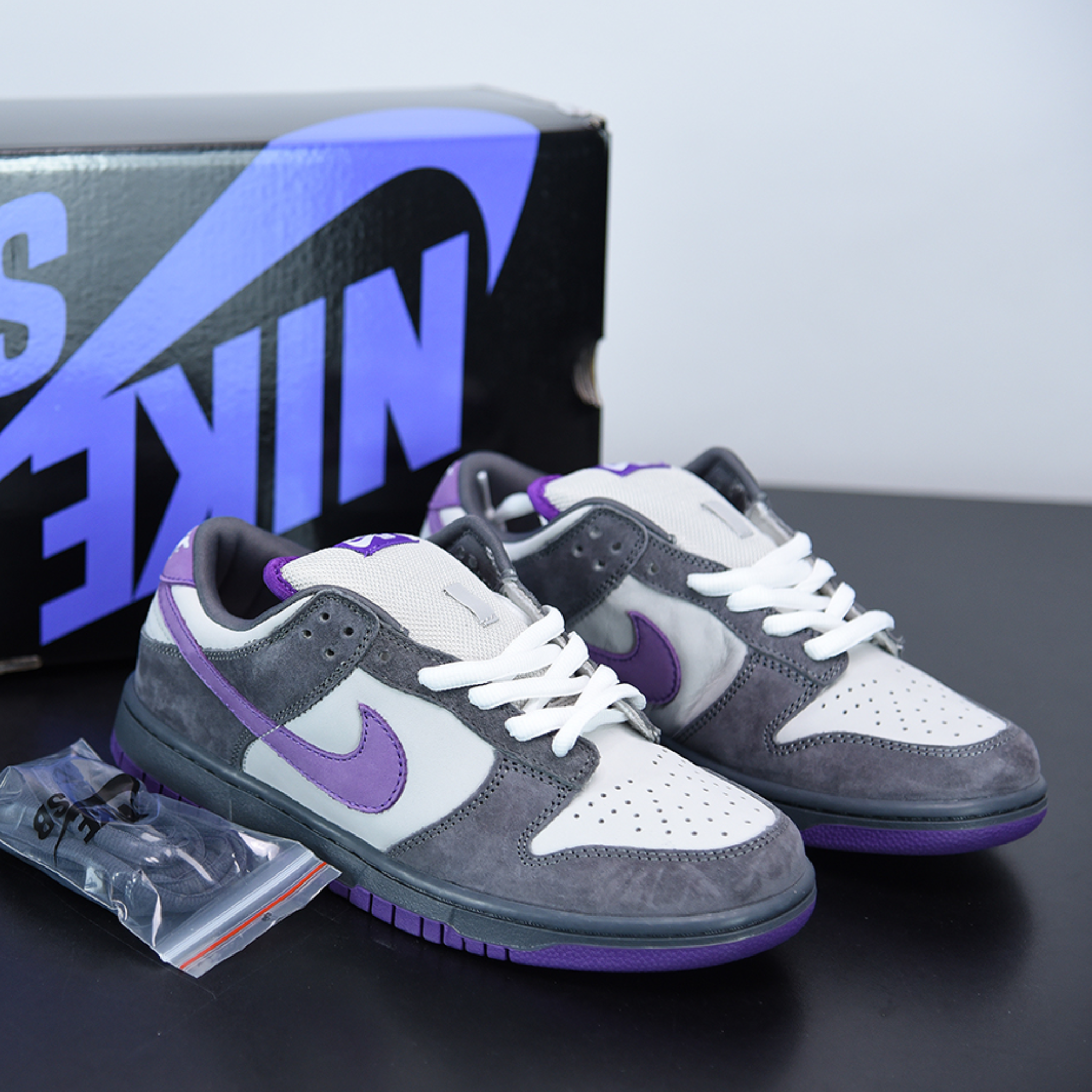 Nike Dunk SB Low "Purple Pigeon"