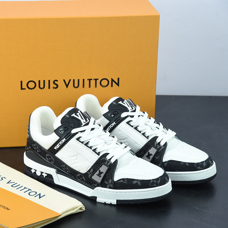 Louis Vuitton Trainer "Black White"