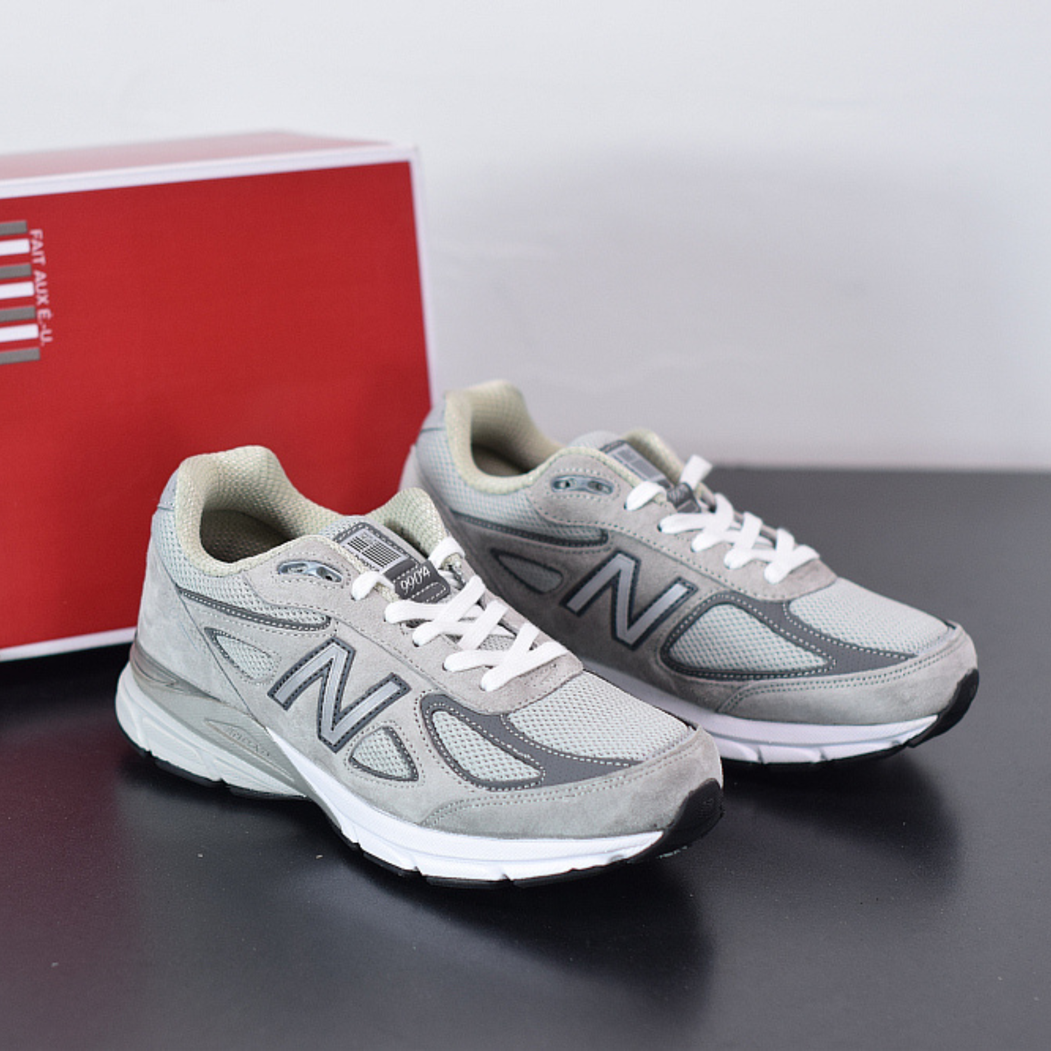 New Balance Womans 990v4 "Grey"