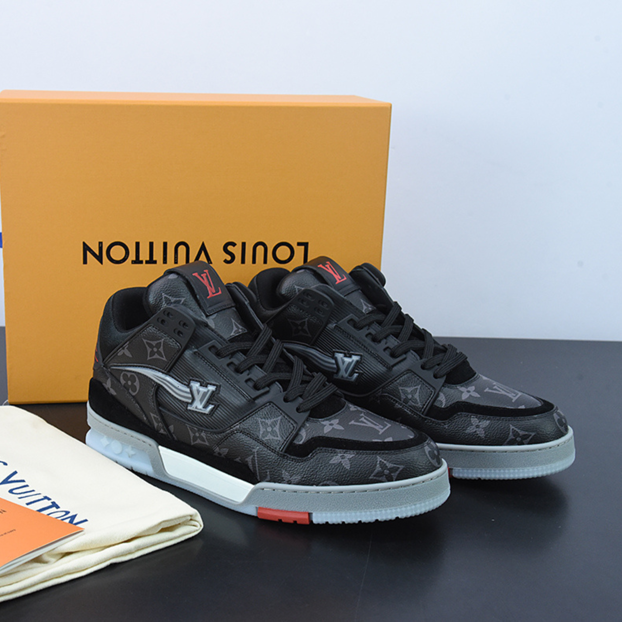 Louis Vuitton Trainer "Black"