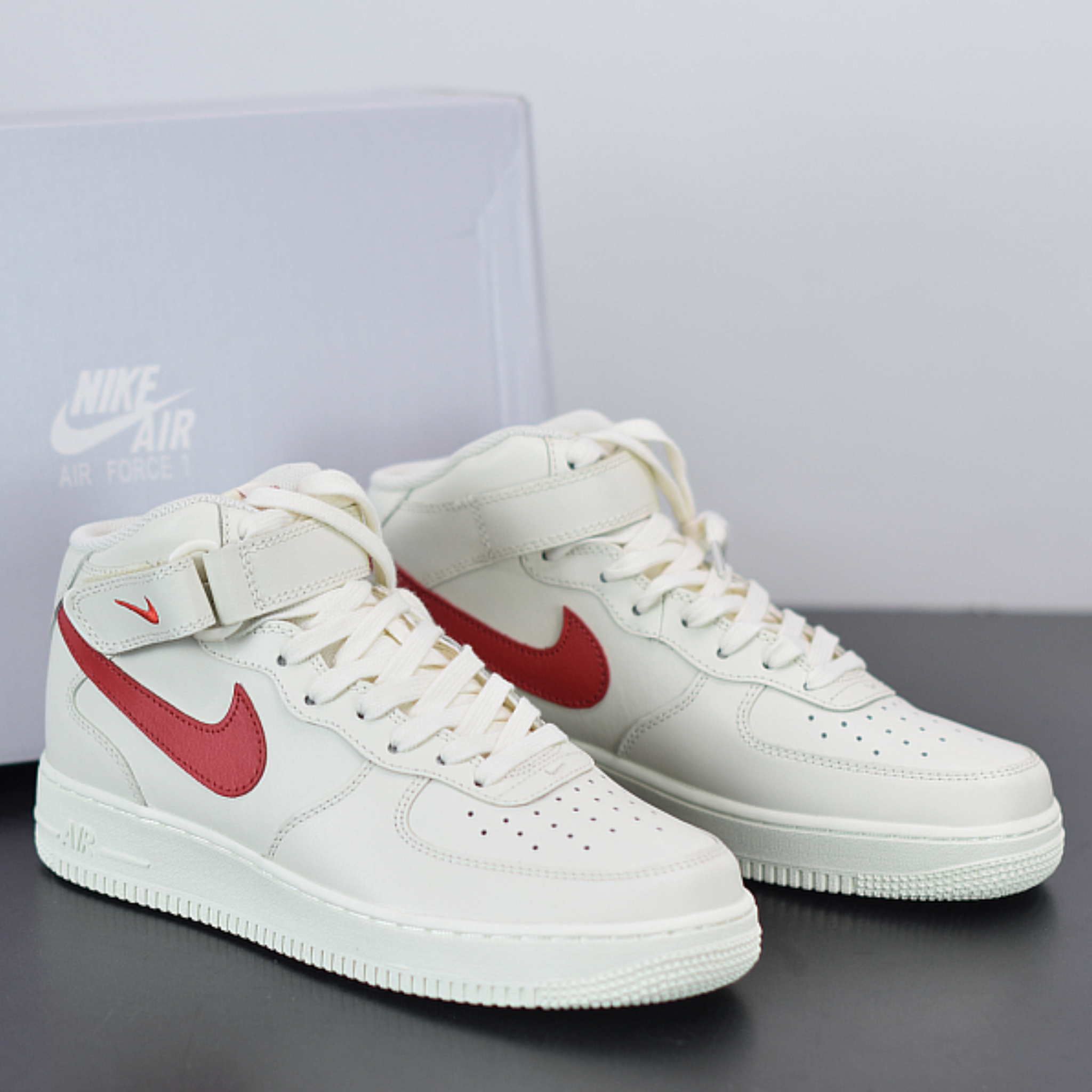 Nike Air Force 1 High ´07 "Cosmic Red"