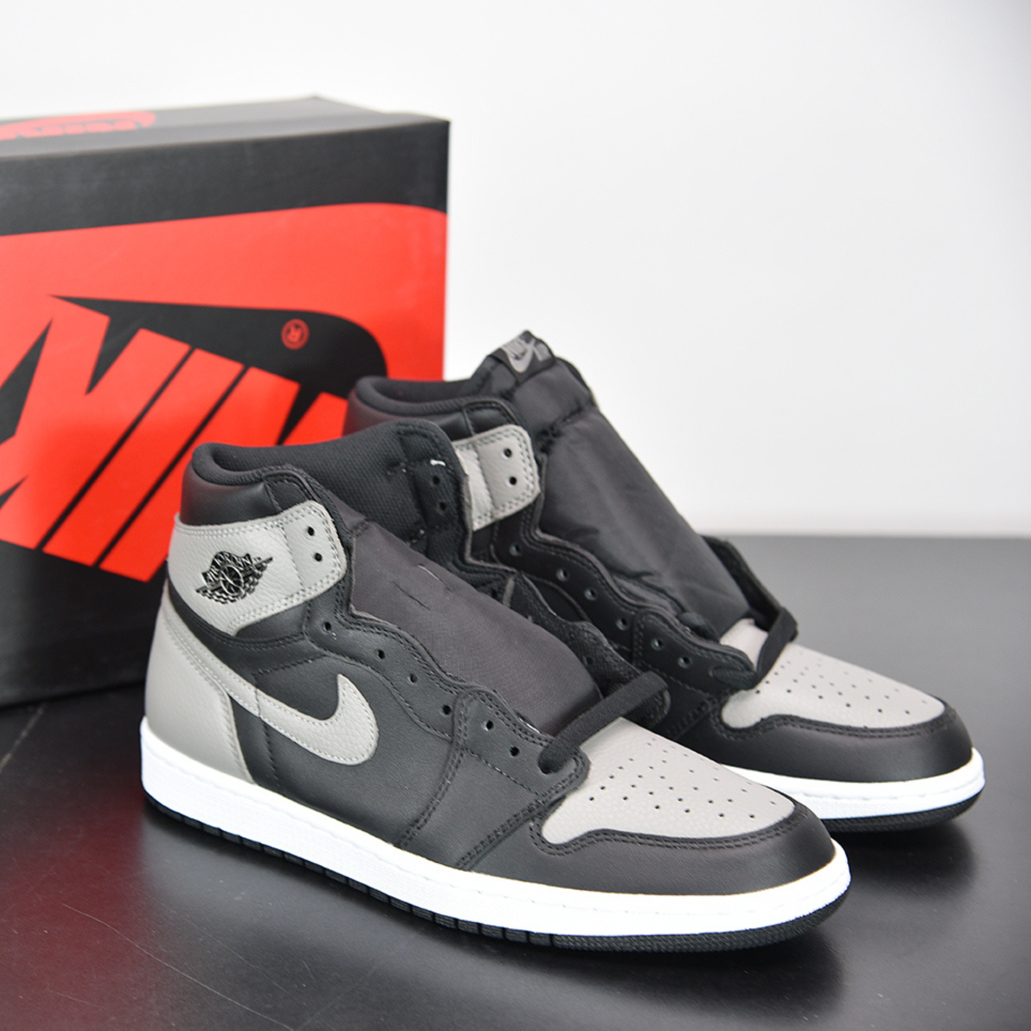 Nike Air Jordan 1 Retro High OG "Shadow"