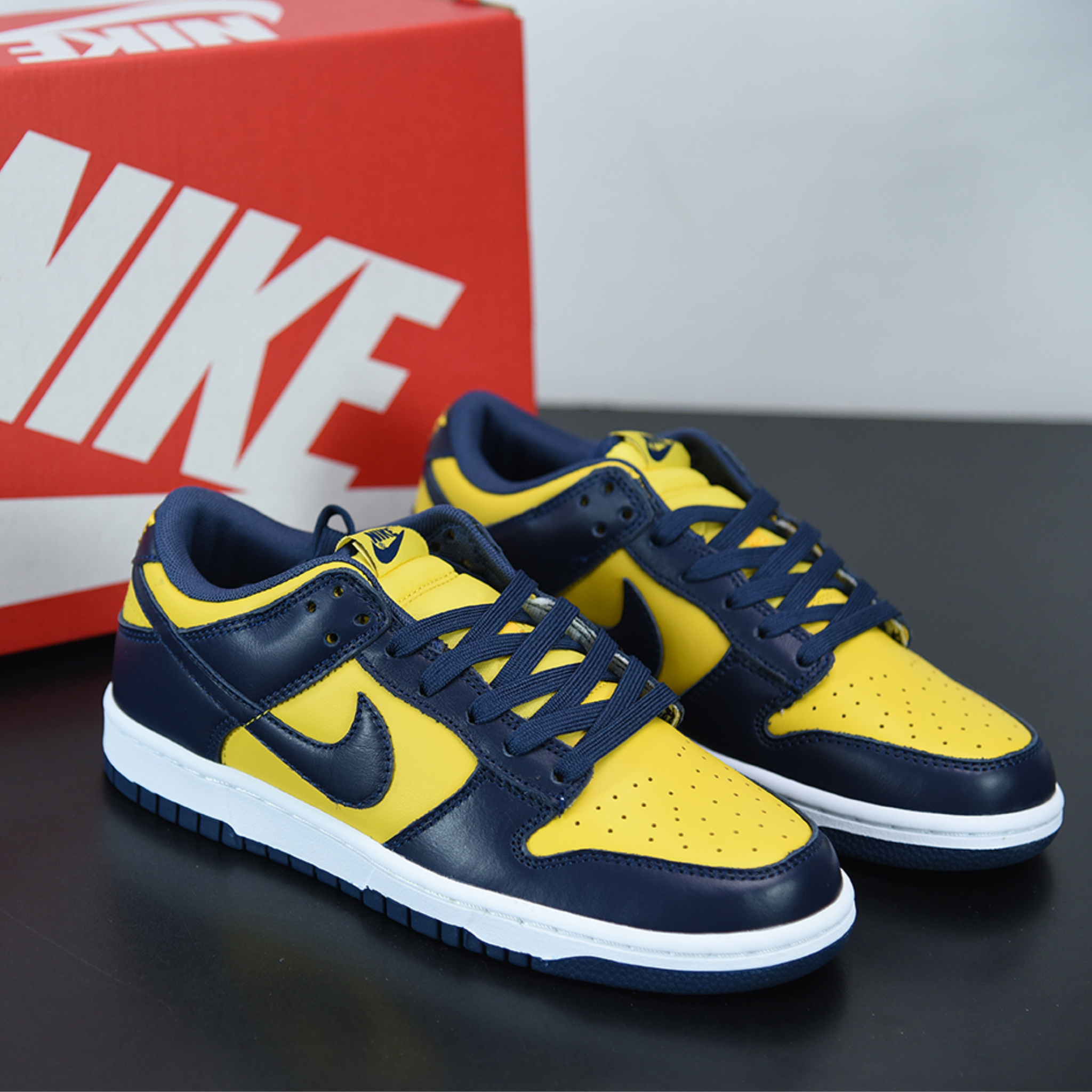 Nike Dunk Low "Michigan Varsity Maize"