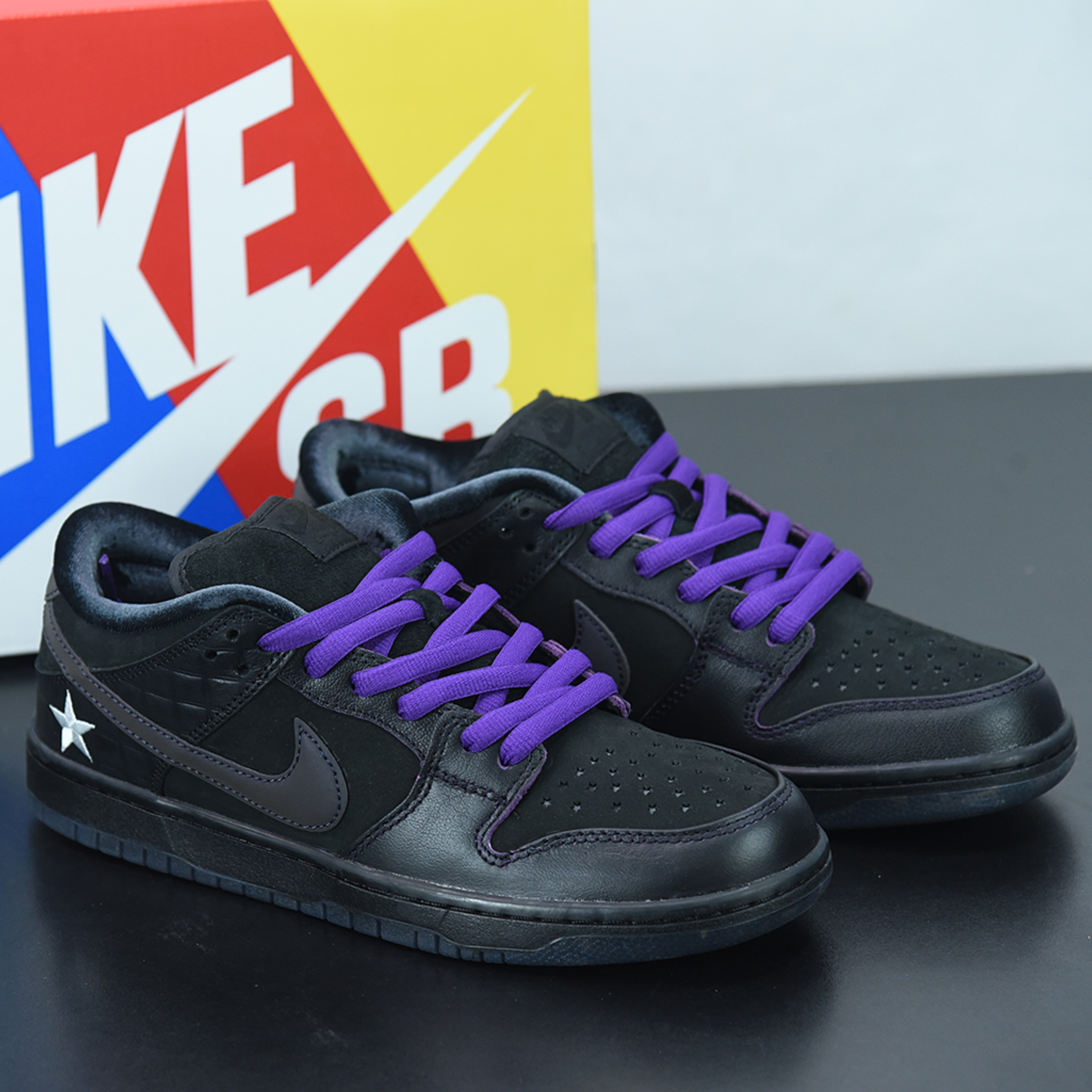 Nike SB Dunk Low x Familia "First Avenue"