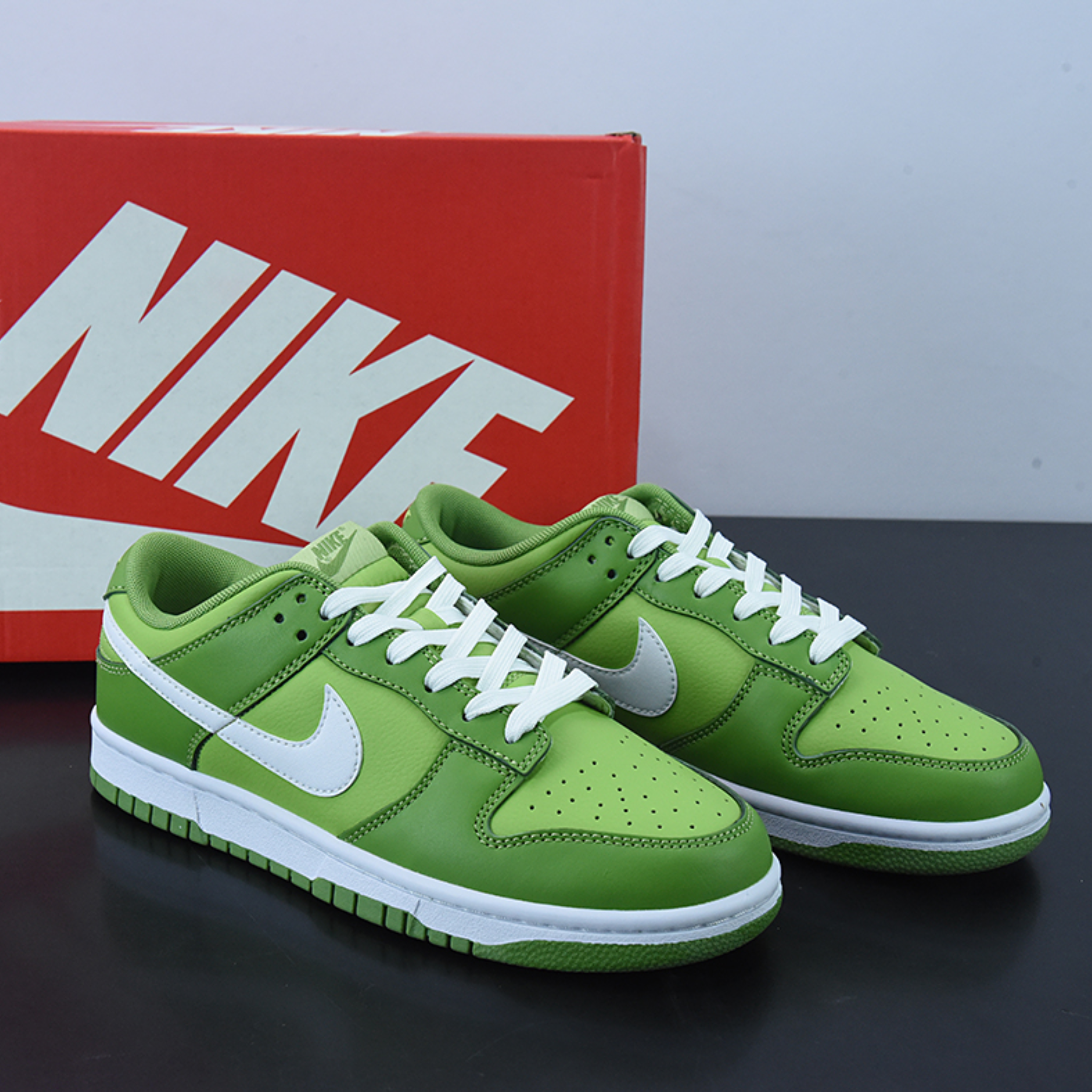 Nike Dunk Low "Green White"