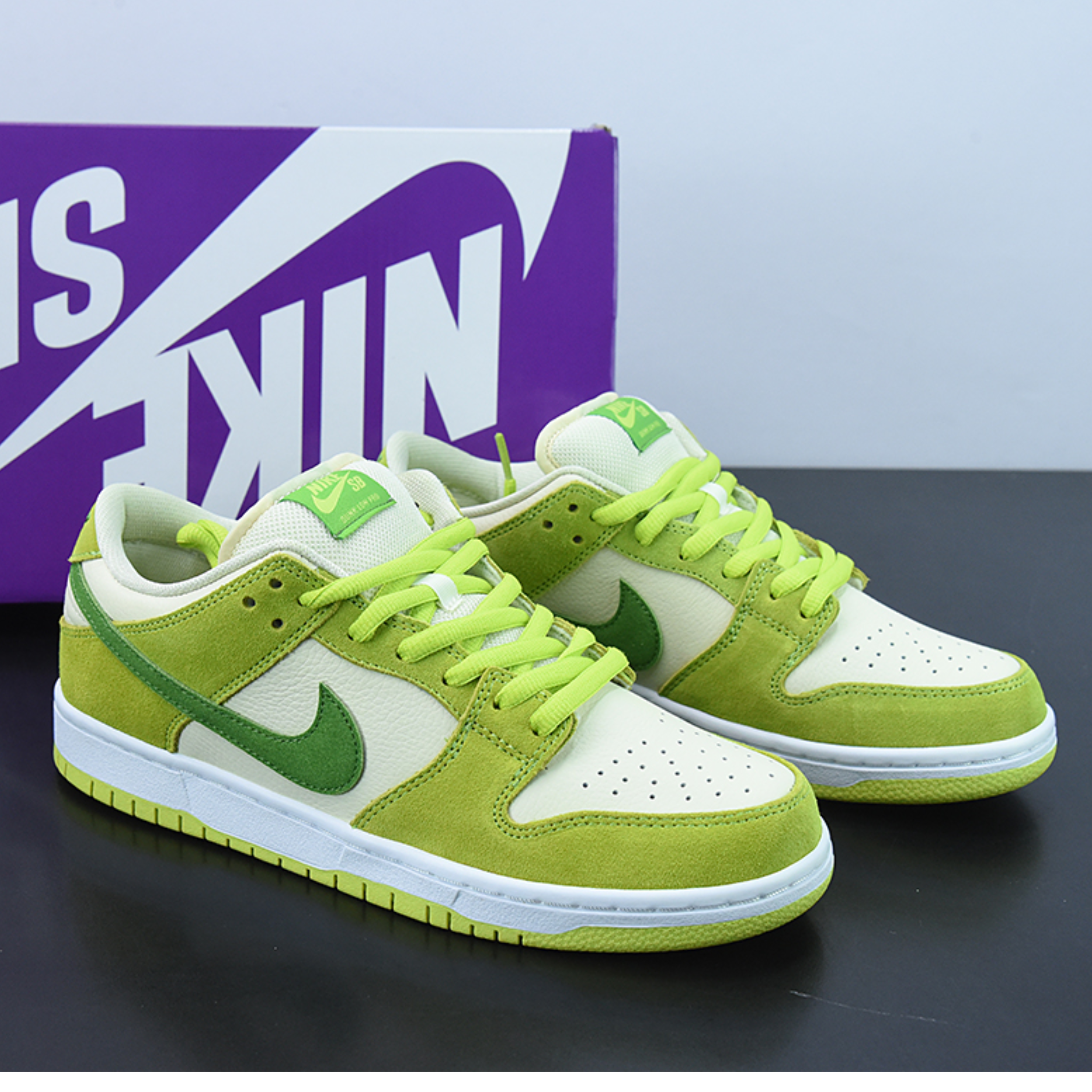 Nike SB Dunk Low Pro "Sour Apple"