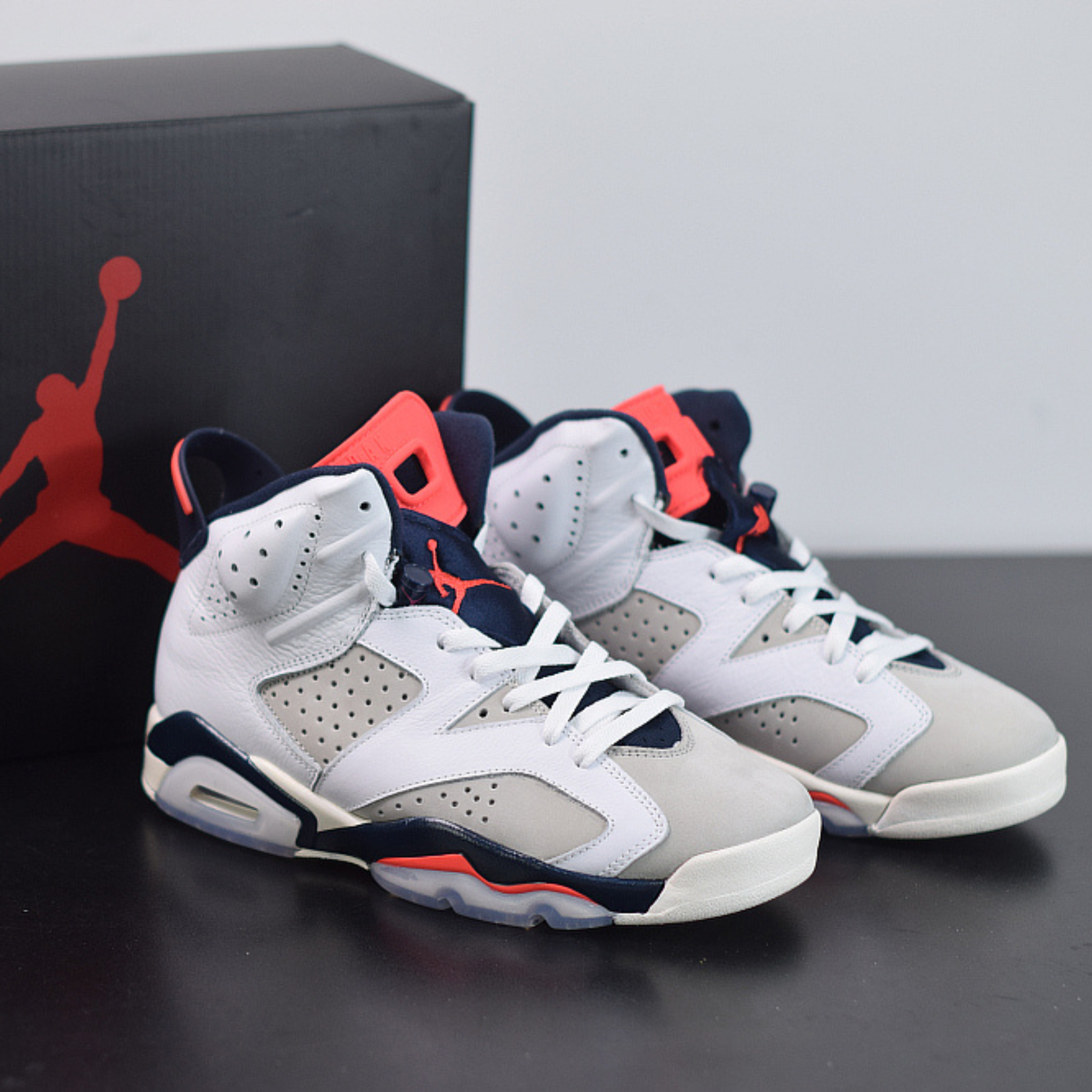 Nike Air Jordan 6 Retro "Tinker Hatfield"