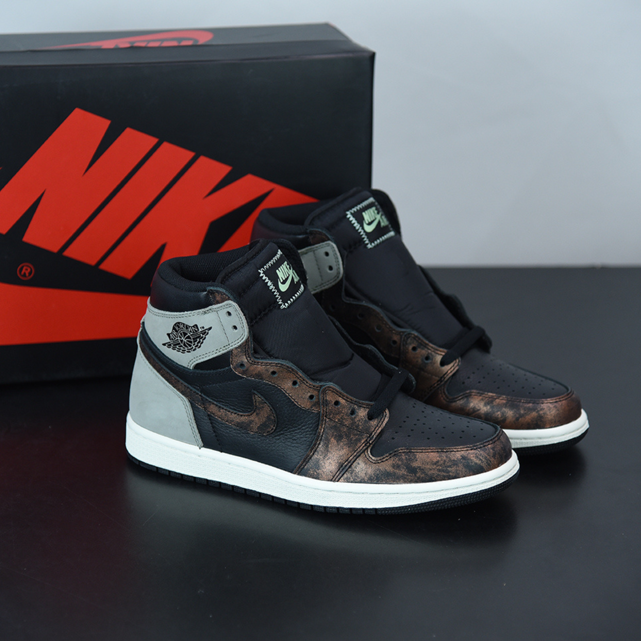 Nike Air Jordan 1 Retro High OG "Patina"