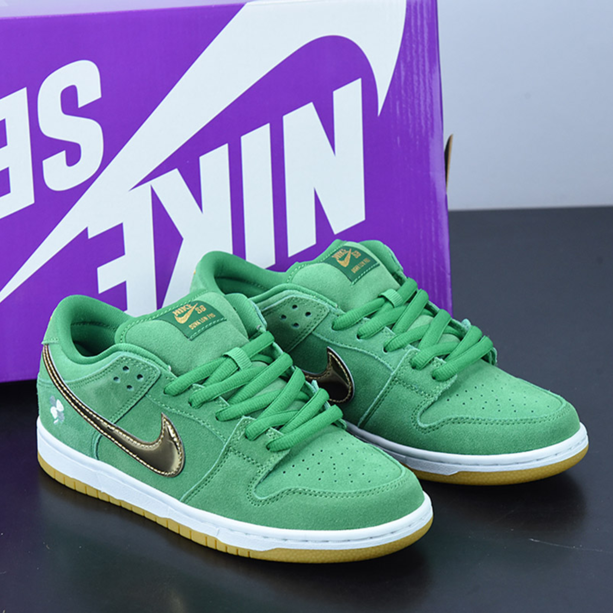 NIKE SB DUNK LOW “ST. PATRICK’S DAY”