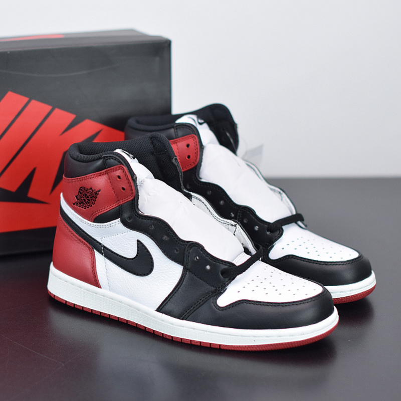 Nike Air Jordan 1 Retro High OG "Black Toe"(2016)