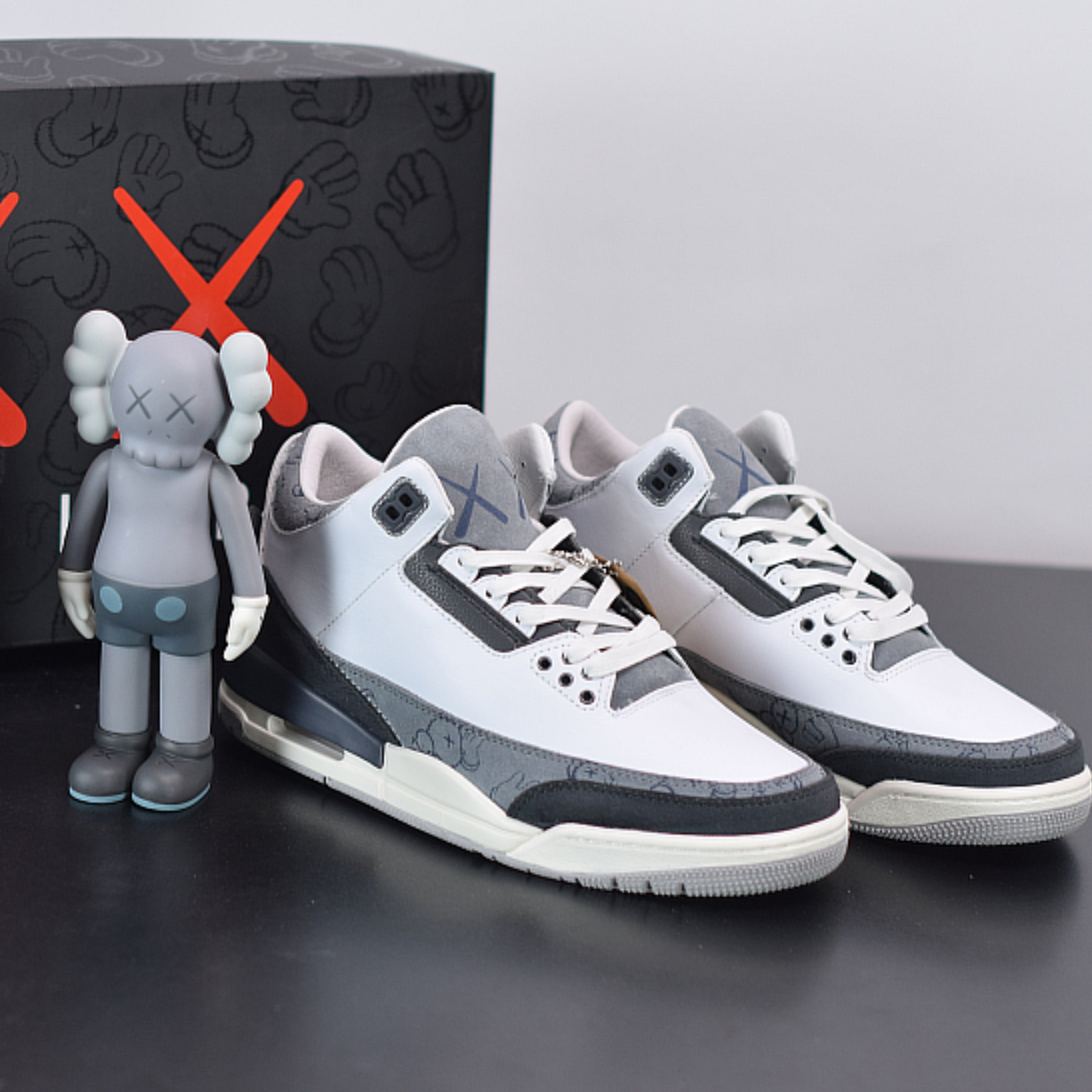 Nike Air Jordan 3 Retro x Kaws