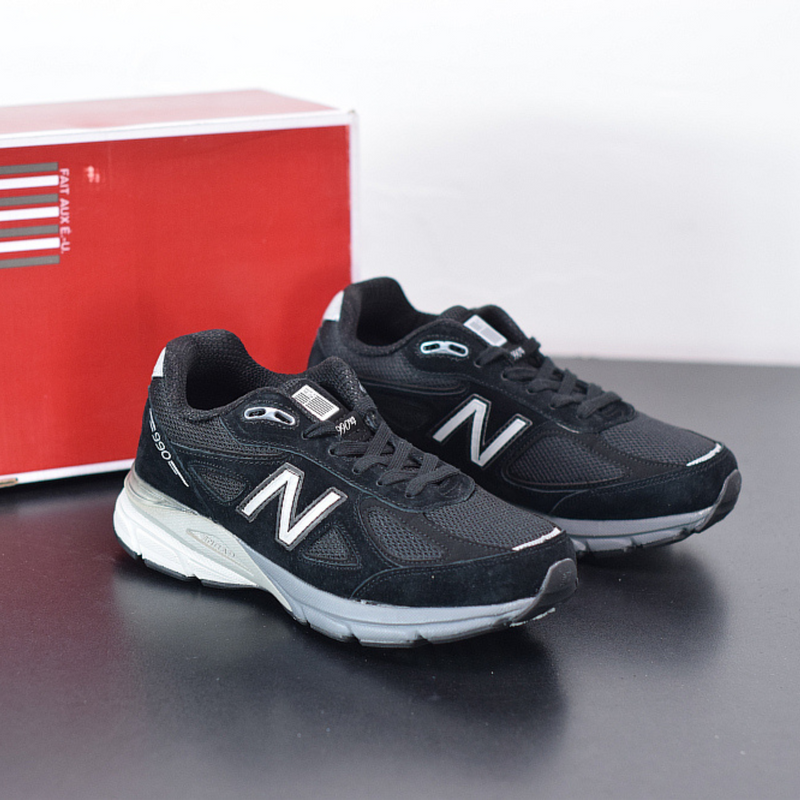 New Balance Womans W990v4 "All Black"