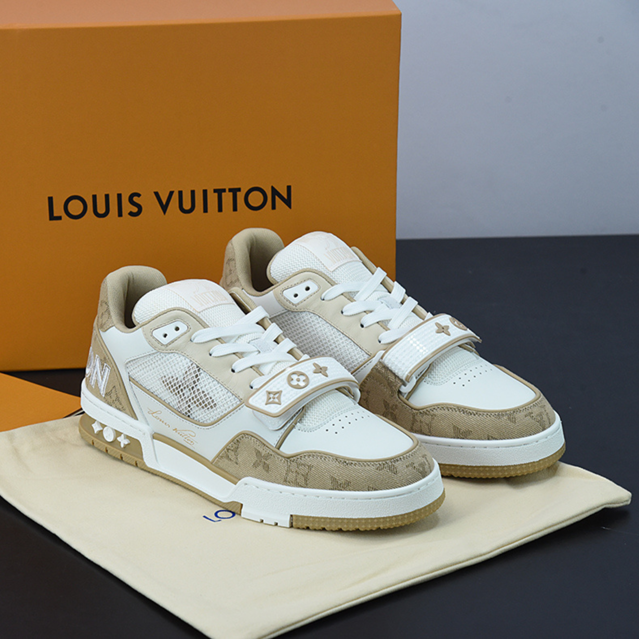 Louis Vuitton Trainer "Beige White Monogram"