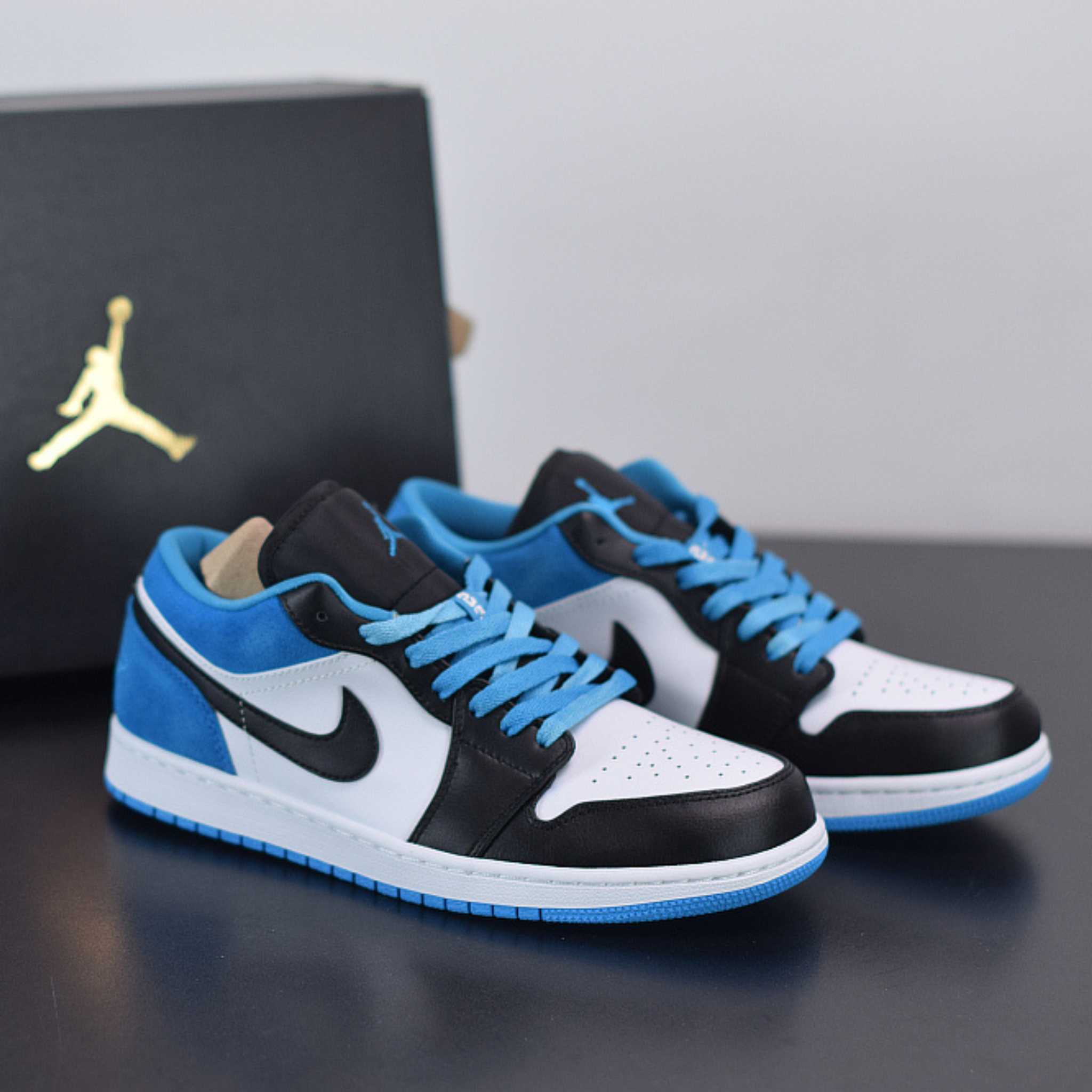 Nike Air Jordan 1 Low "Laser Blue"