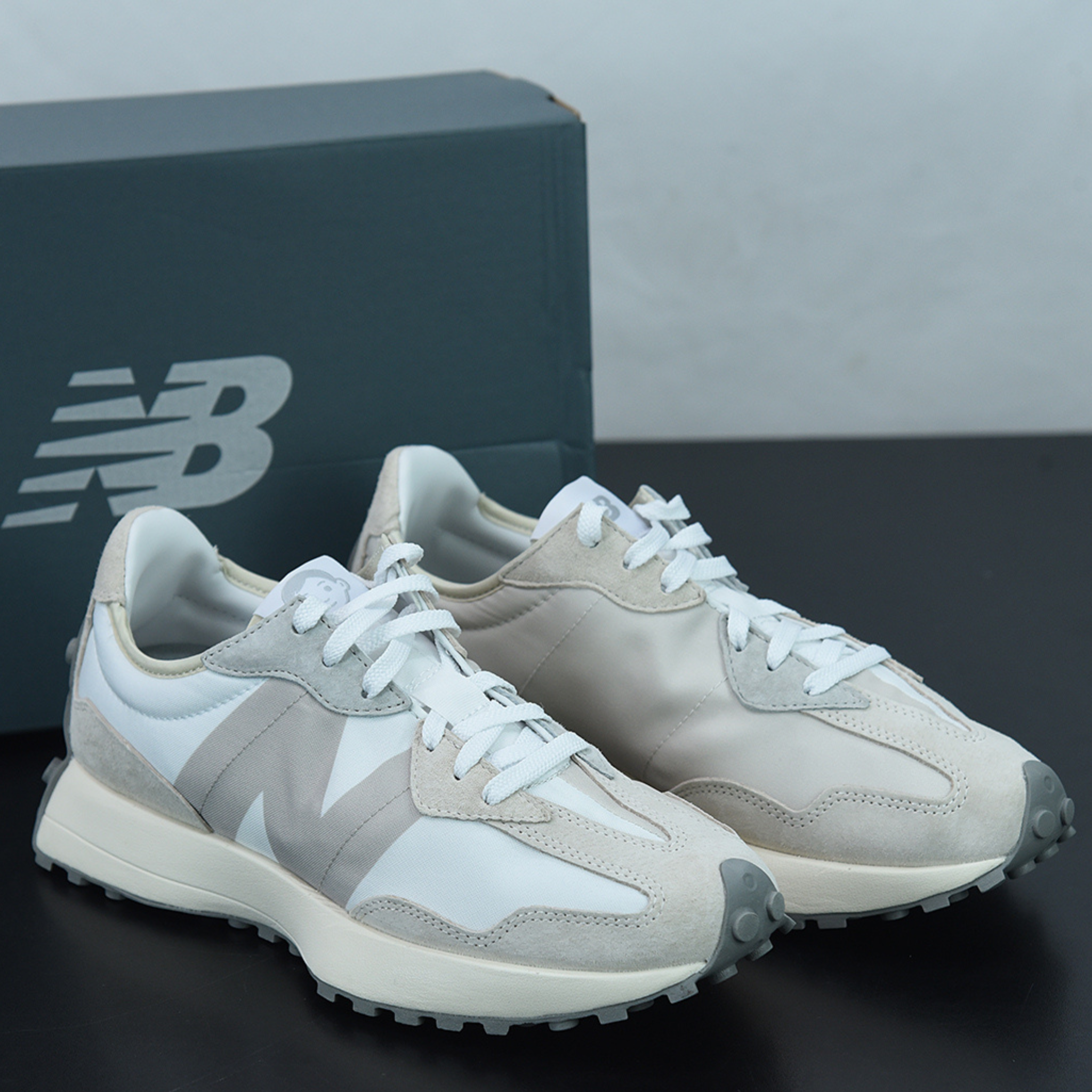 New Balance "Noritake" x 327