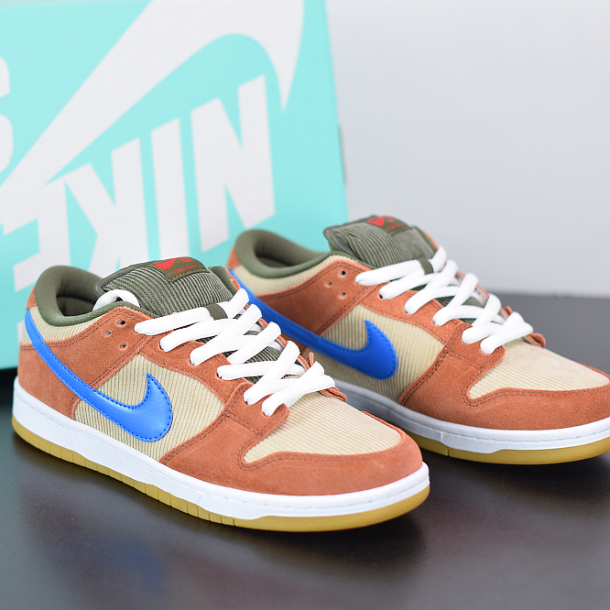 Nike SB Dunk Low "Corduroy Dusty Peach"