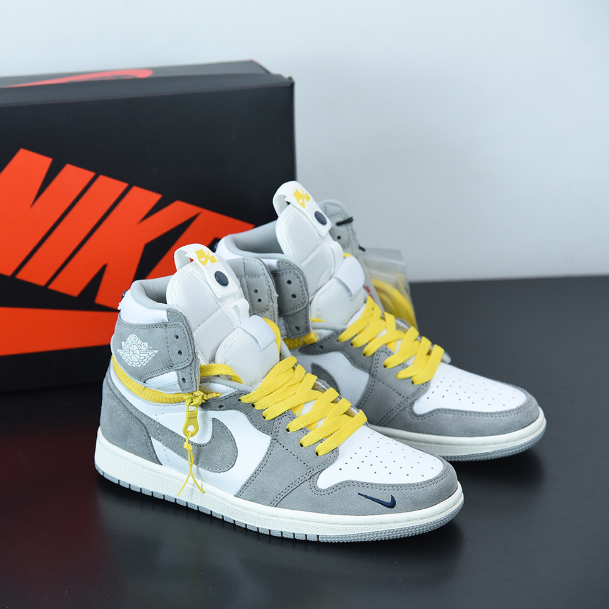 Nike Air Jordan 1 High Switch "Light Smoke"