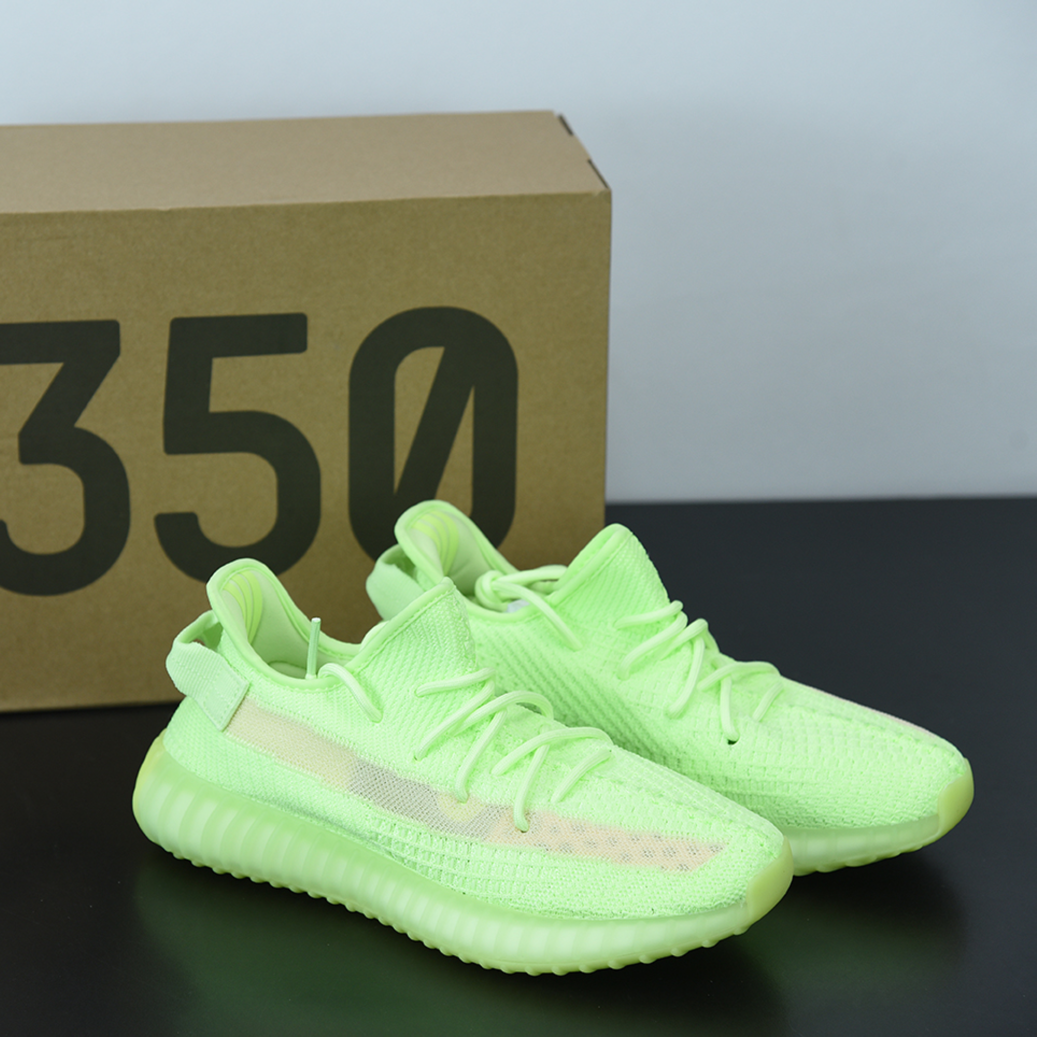 Yeezy Boost 350 V2 "Glow in The Dark"