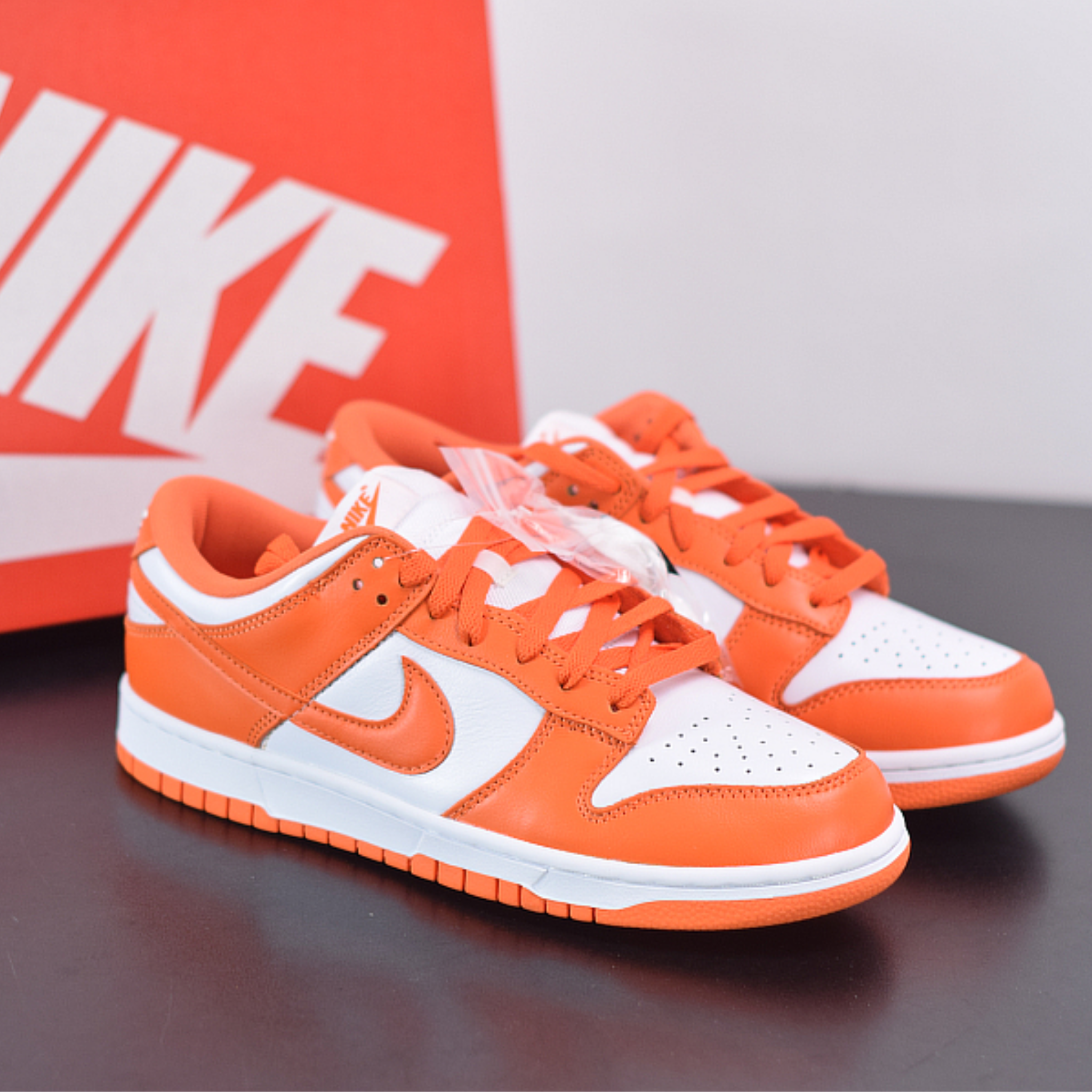 Nike SB Dunk Low "Orange Blaze"