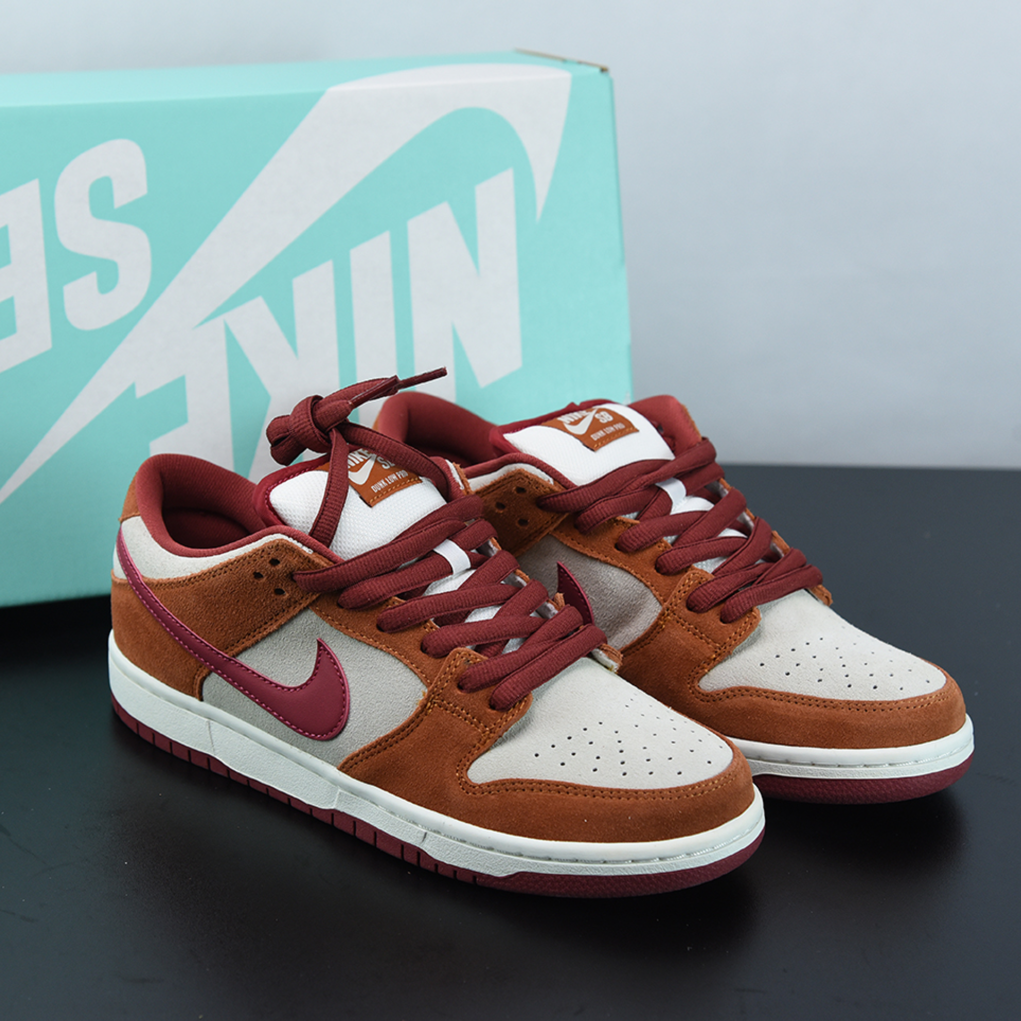 Nike SB Dunk Low Pro "Dark Russet Cedar"