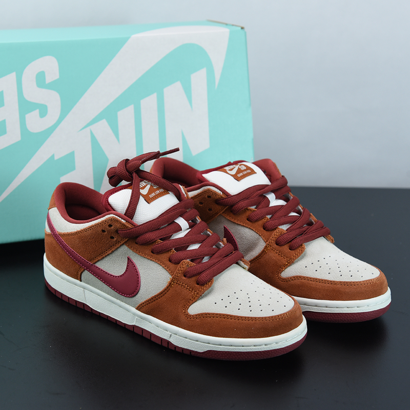 Nike SB Dunk Low Pro