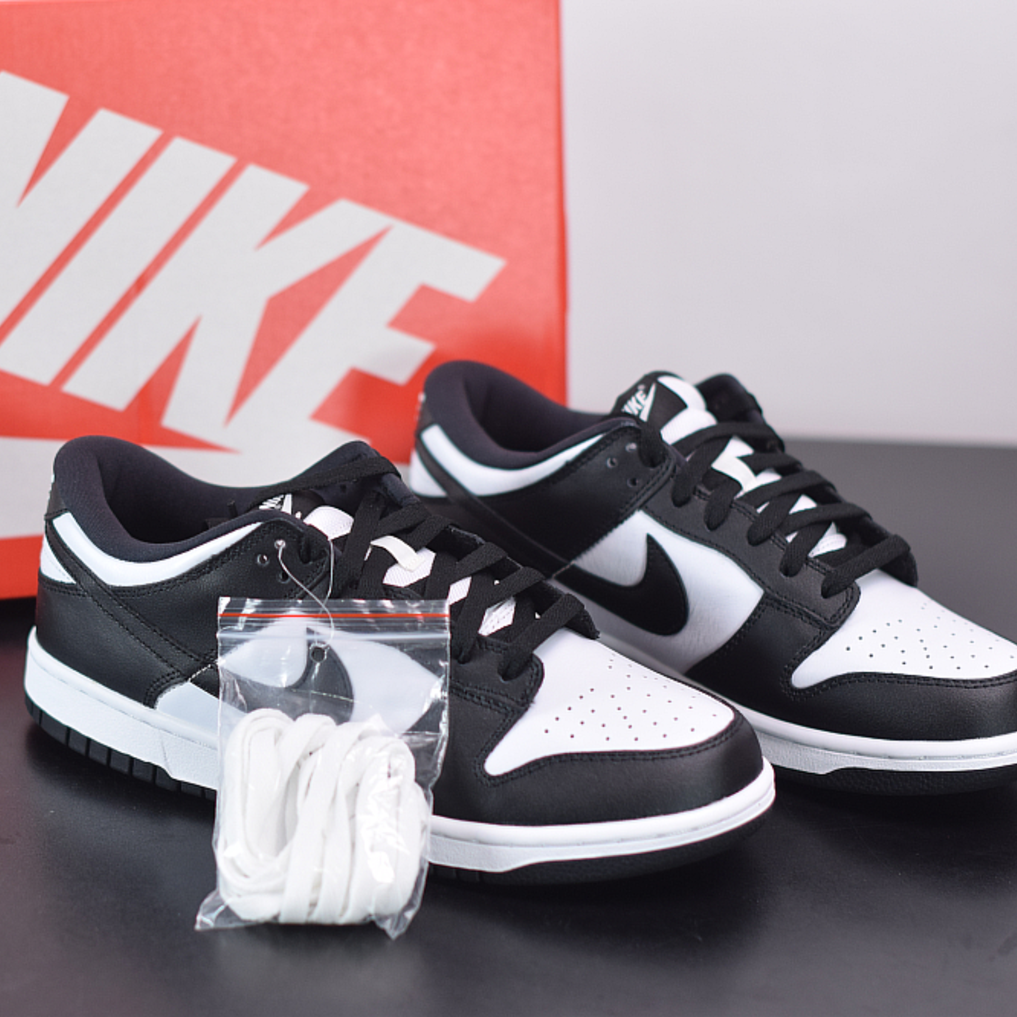 Nike Dunk Low "Panda"