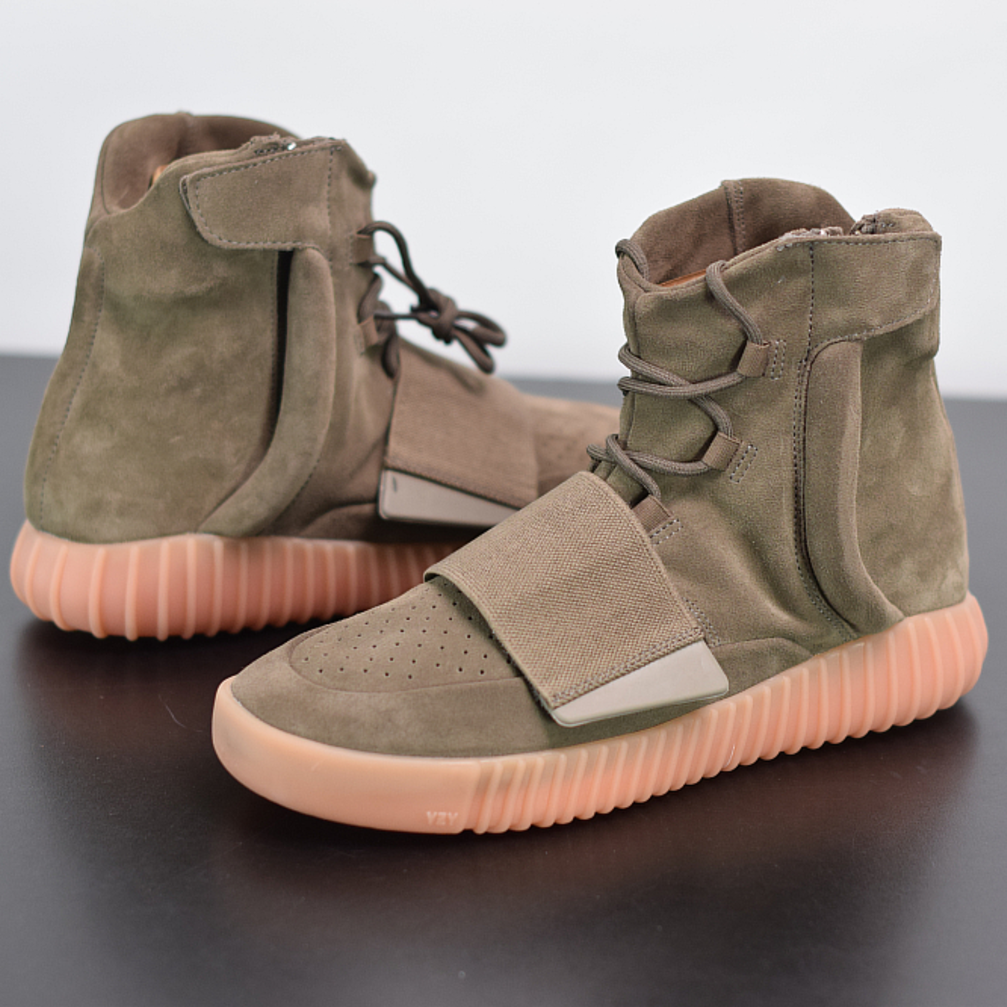 Adidas Yeezy Boost 750 "Light Brown Gum"(Chocolate)