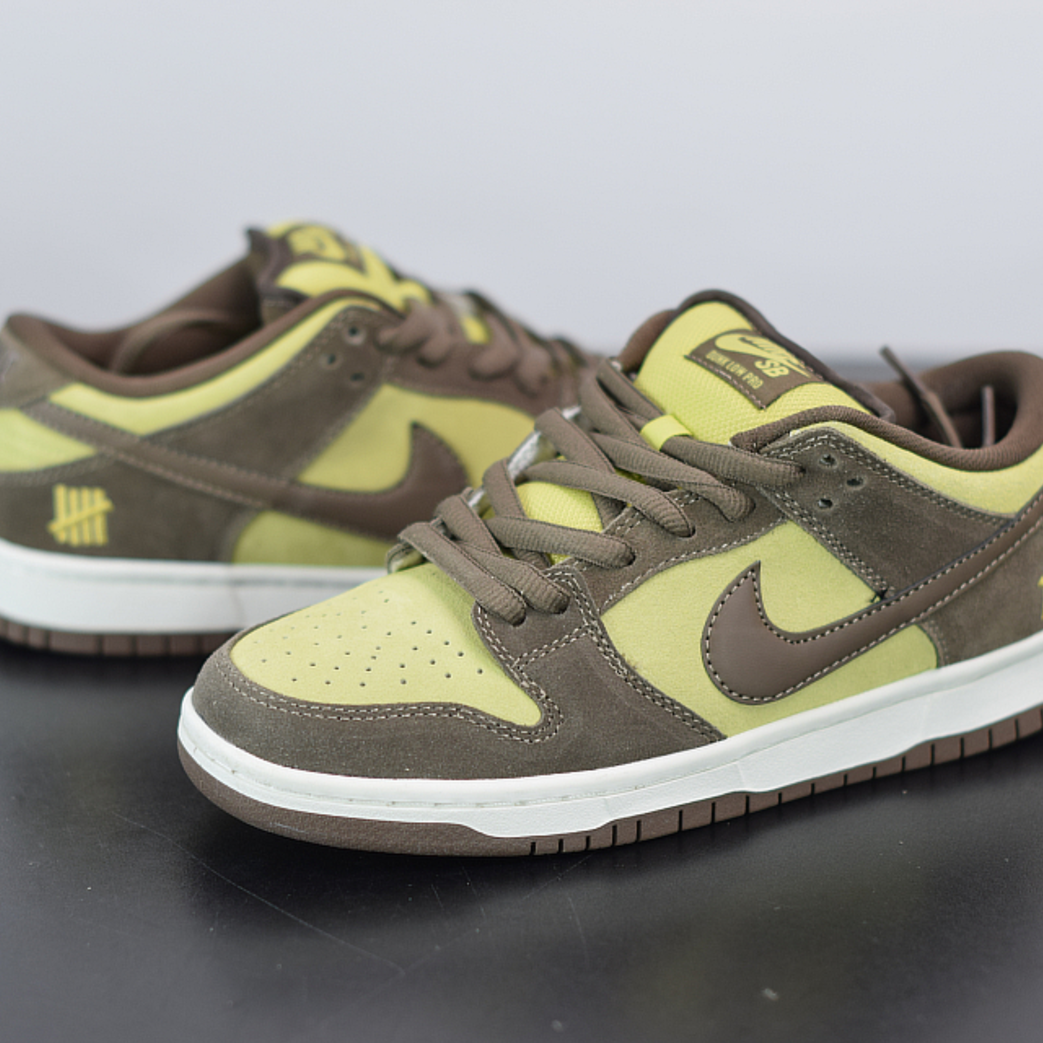 Nike SB Dunk Low Pro "Brownish Yellow"