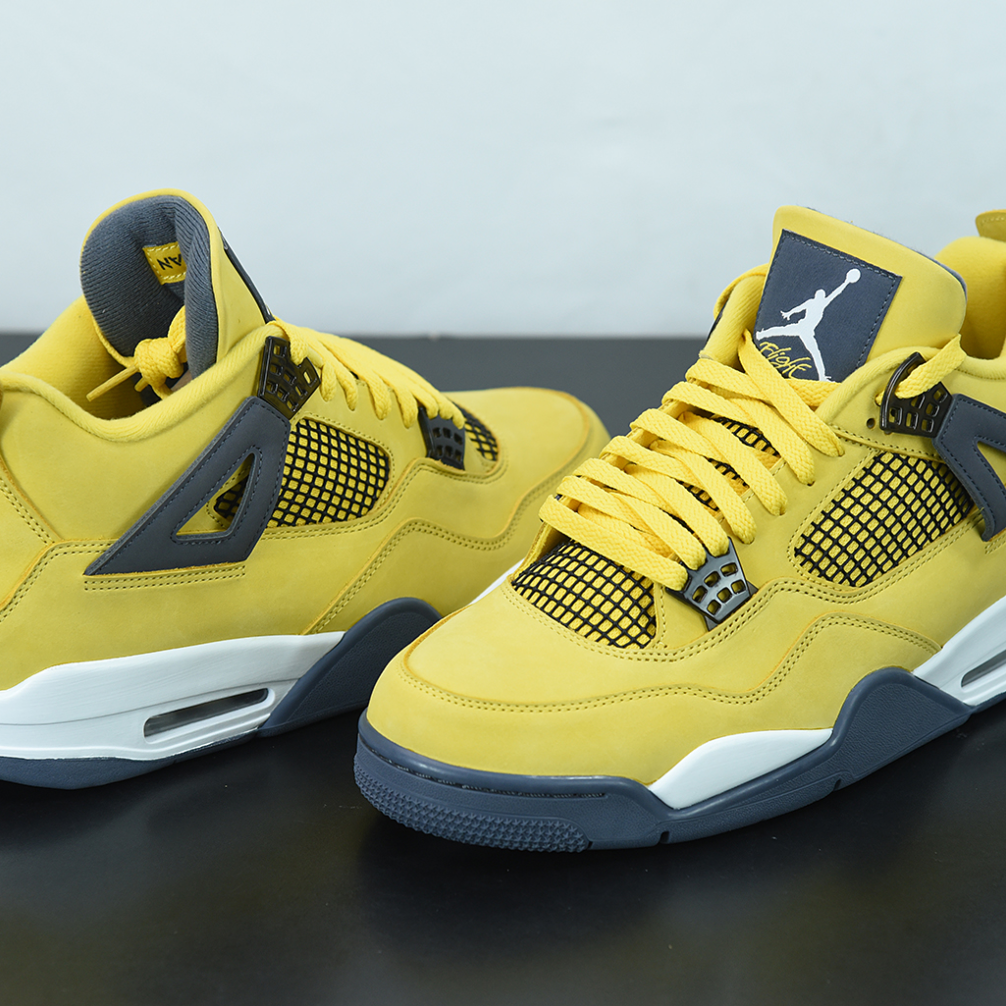 Nike Air Jordan 4 Retro "Lightning"